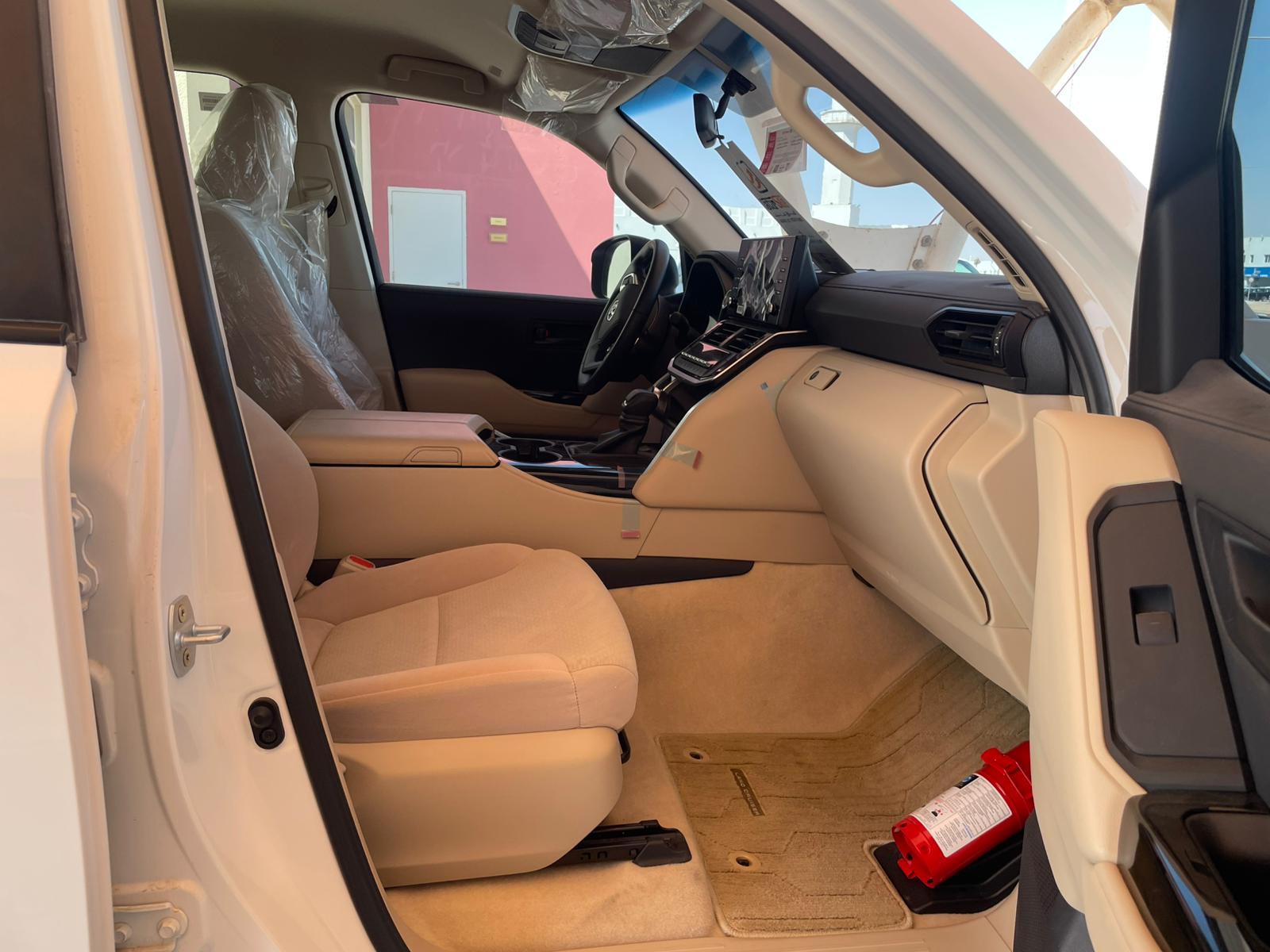 Toyota Land Cruiser G standard 2024 - Image 2