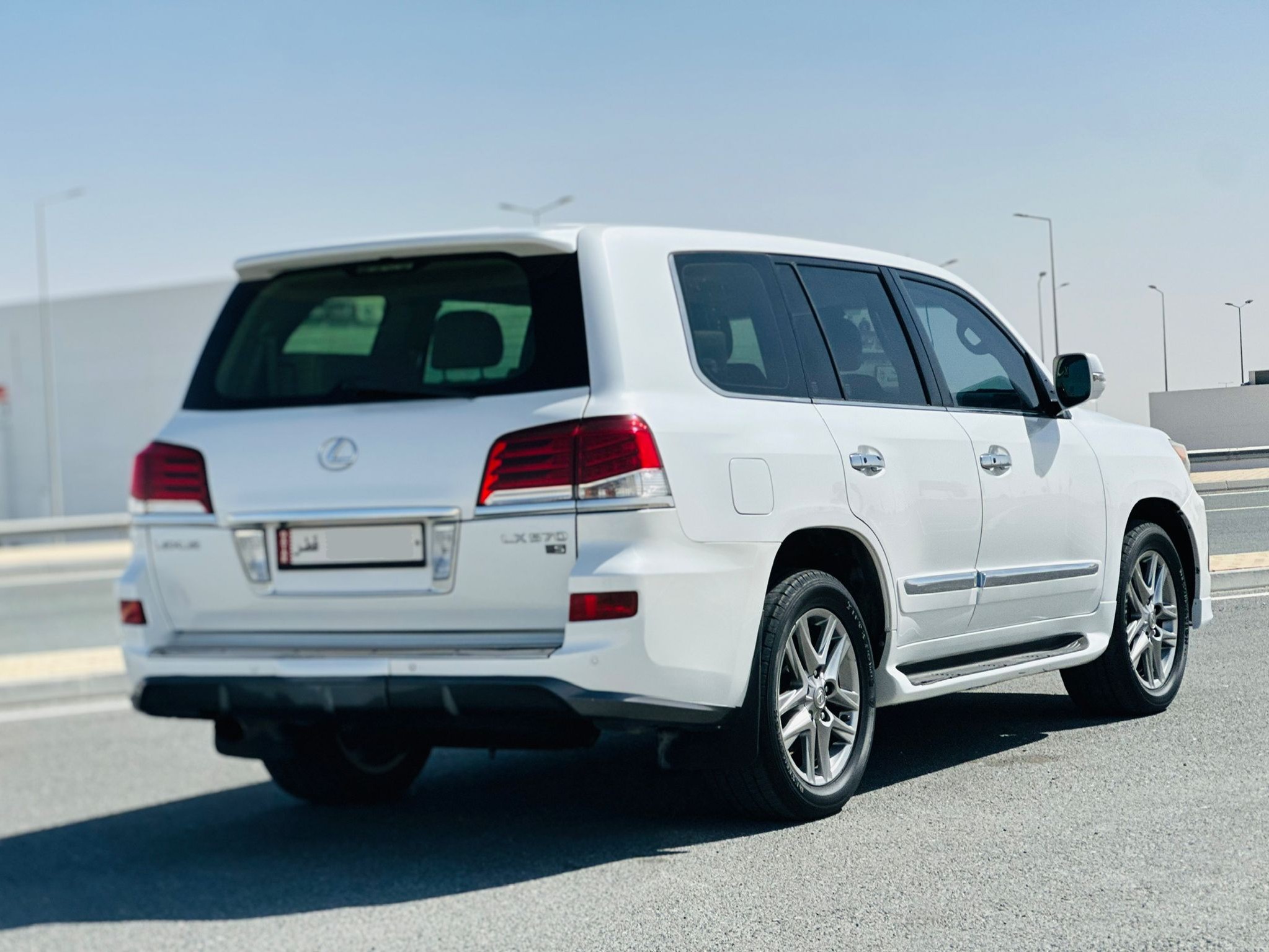 Lexus LX 570 2015 - Image 4