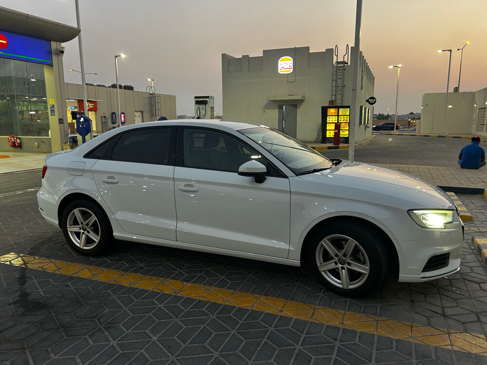 Audi A3 standard 2018 - Image 2