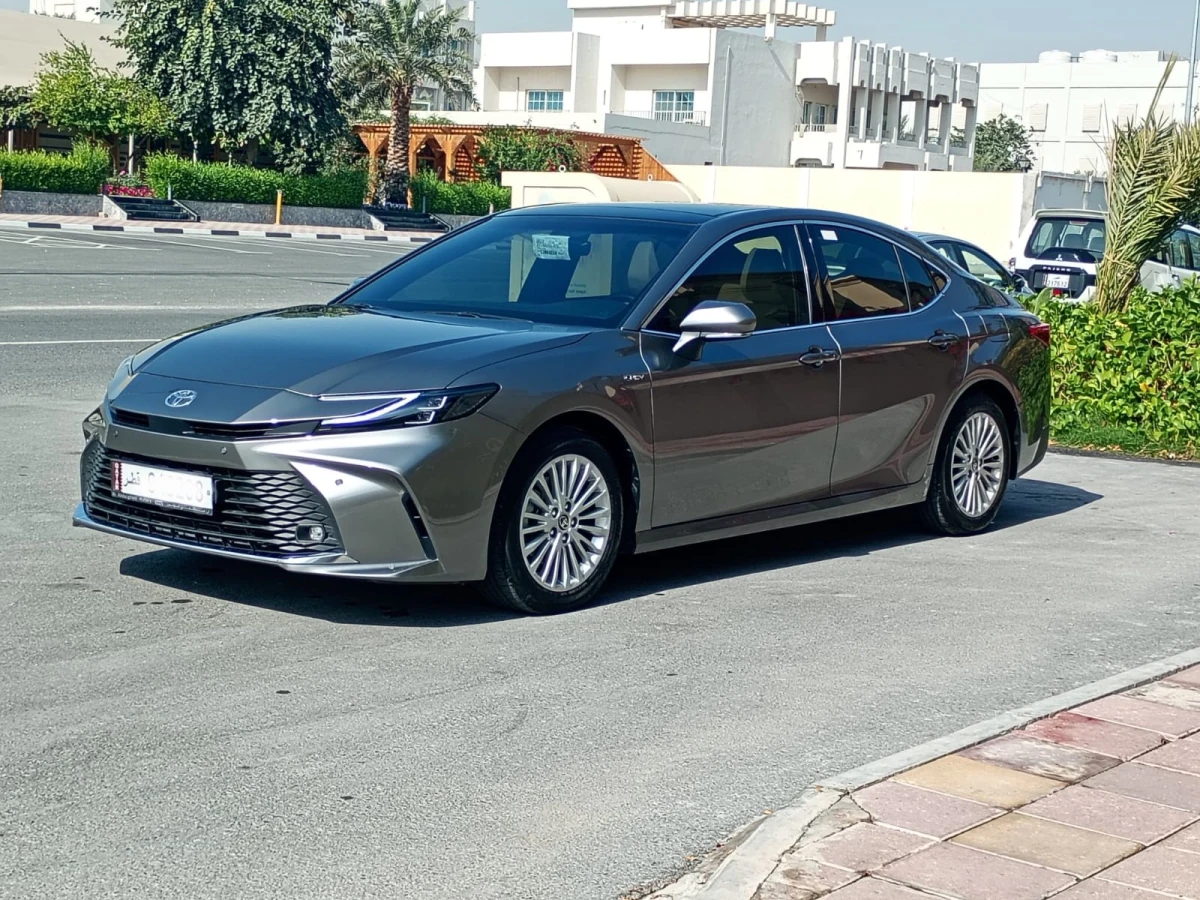 Toyota Camry HYBRID 2025