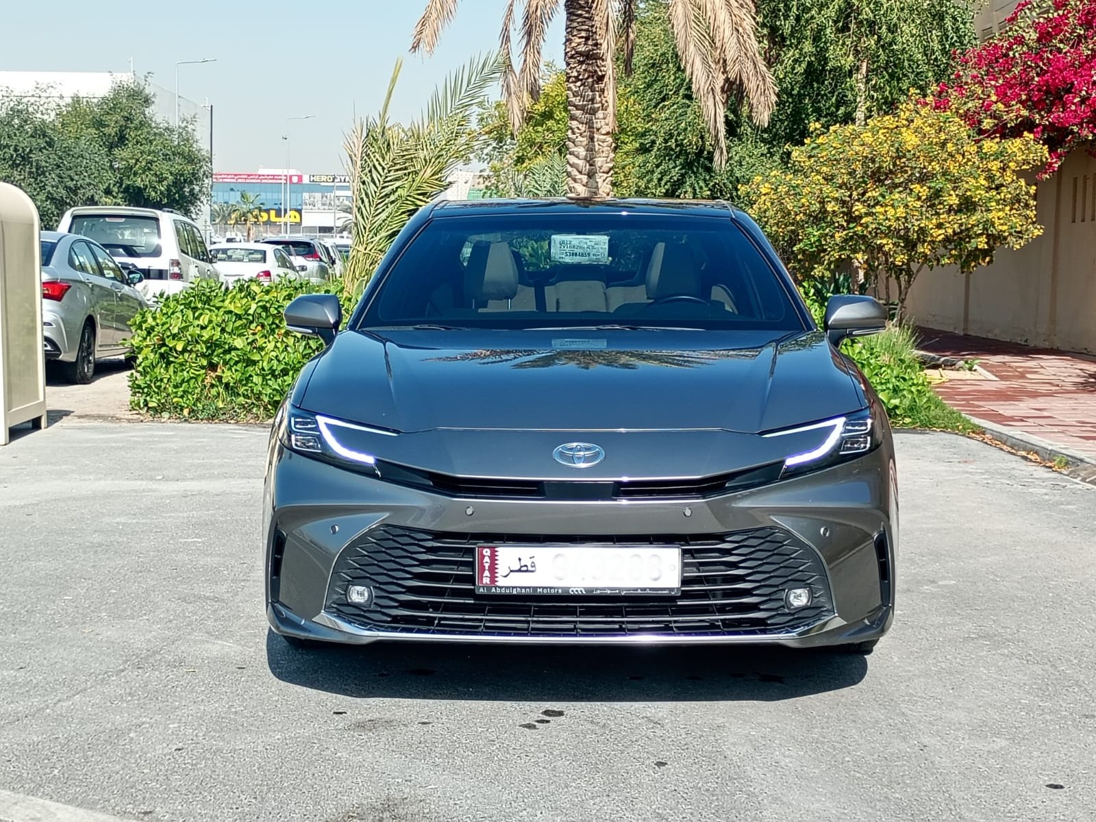 Toyota Camry HYBRID 2025 - Image 2