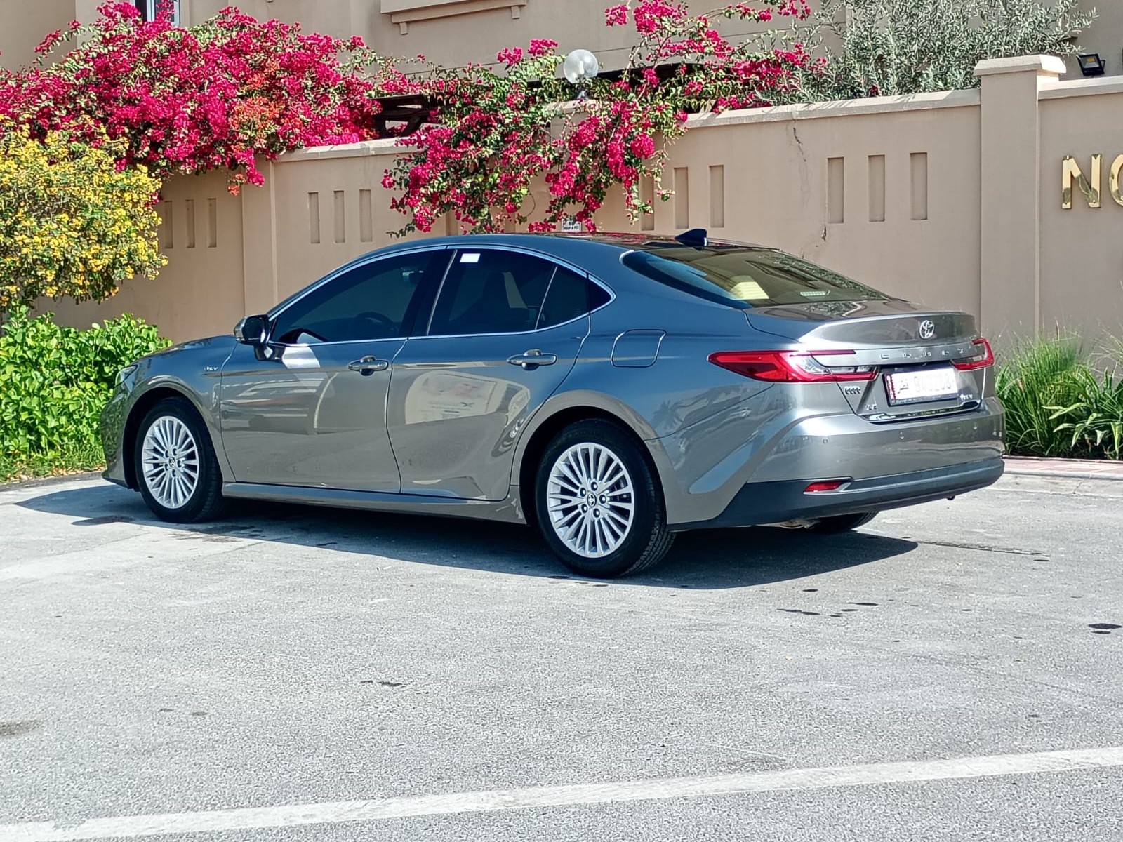 Toyota Camry HYBRID 2025 - Image 4