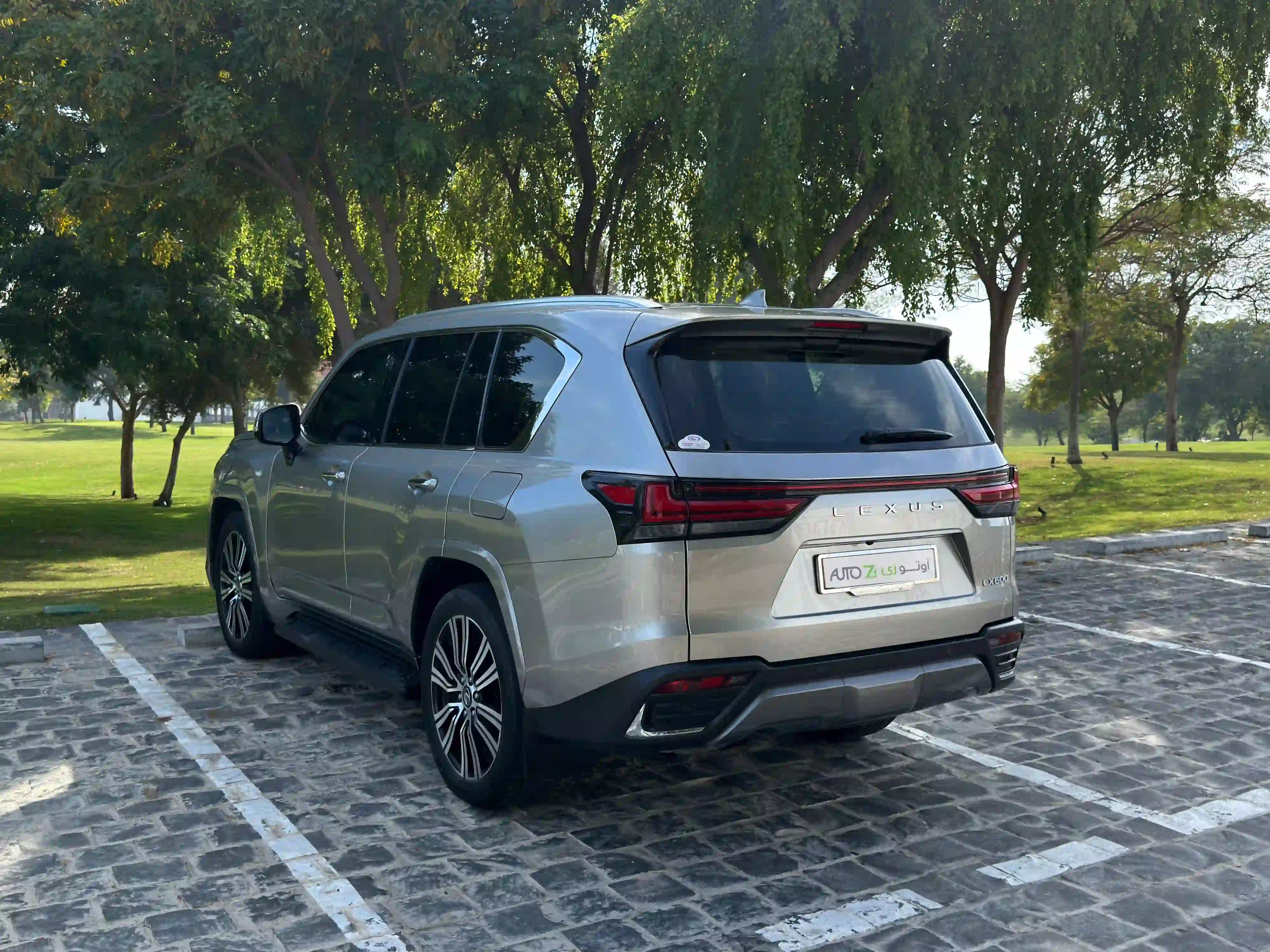 Lexus LX 600 Luxury  2024 - Image 3