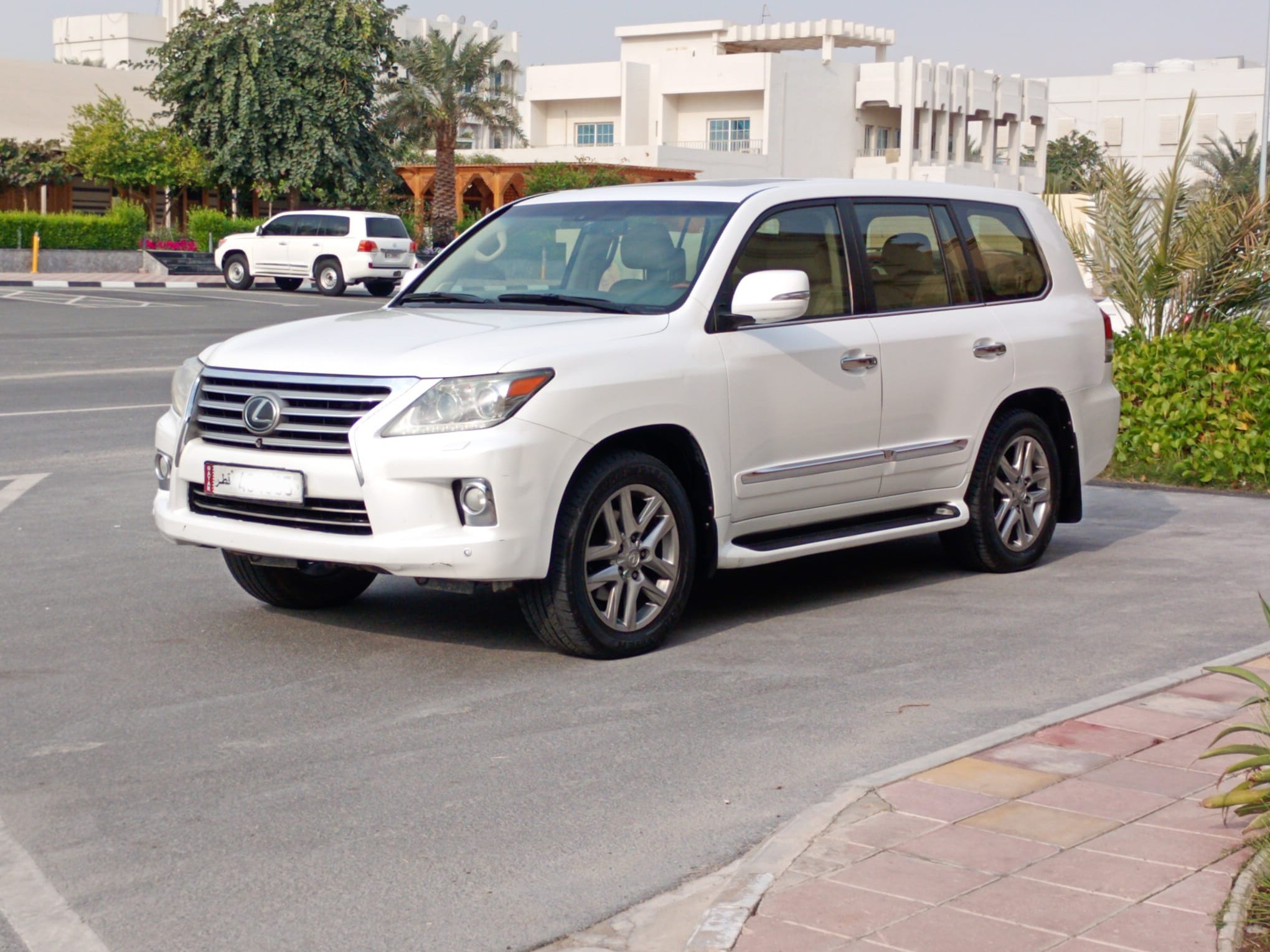 لكزس ال اكس 570 2012 - Image 1
