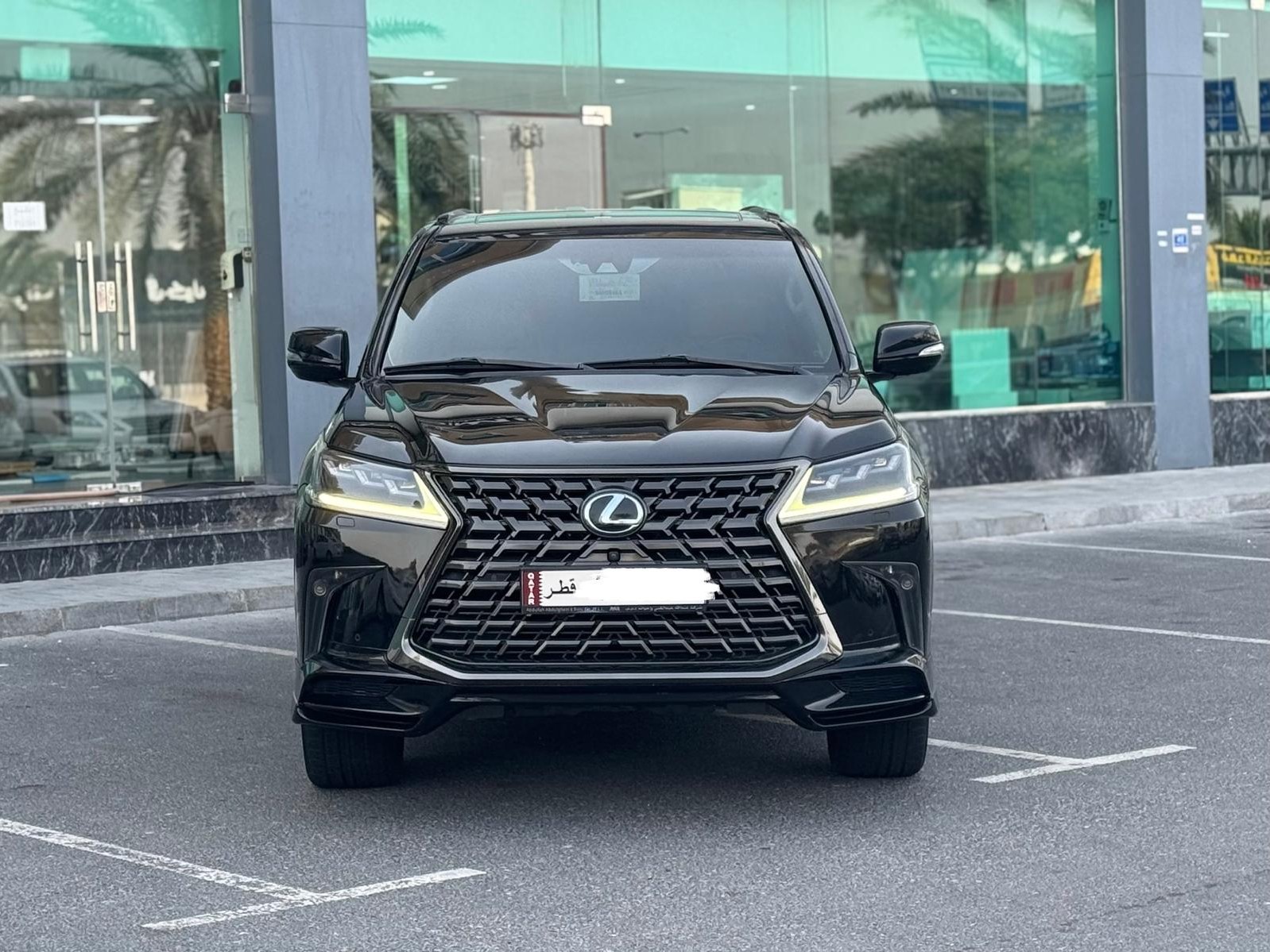 Lexus LX 570 2016 - Image 2