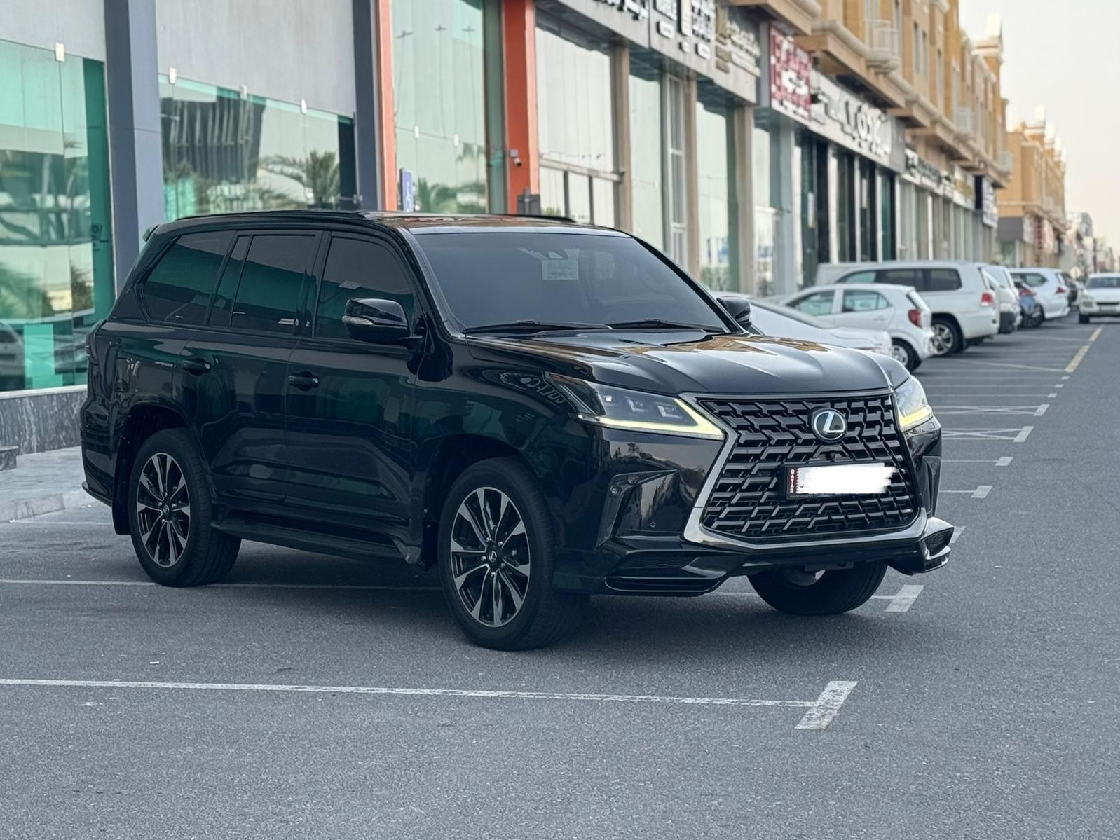 Lexus LX 570 2016 - Image 3