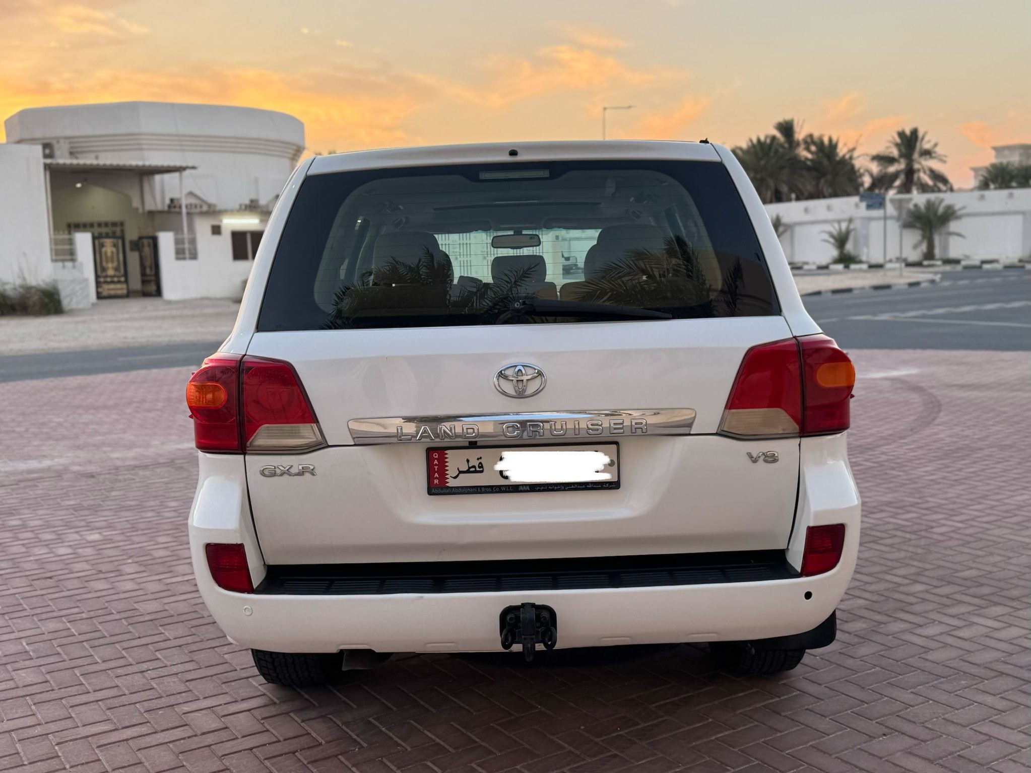Toyota Land Cruiser GXR v8 2014 - Image 4