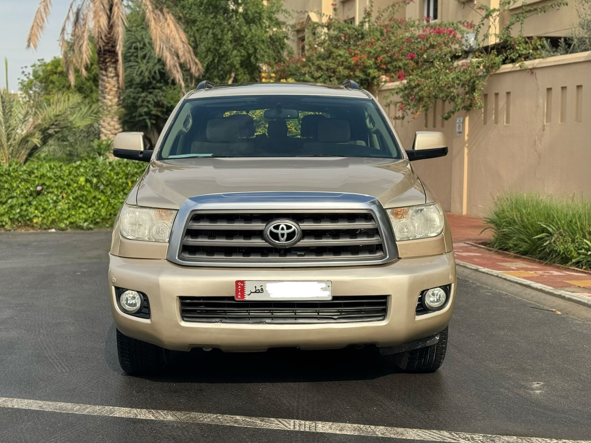 Toyota Sequoia 2012 - Image 2