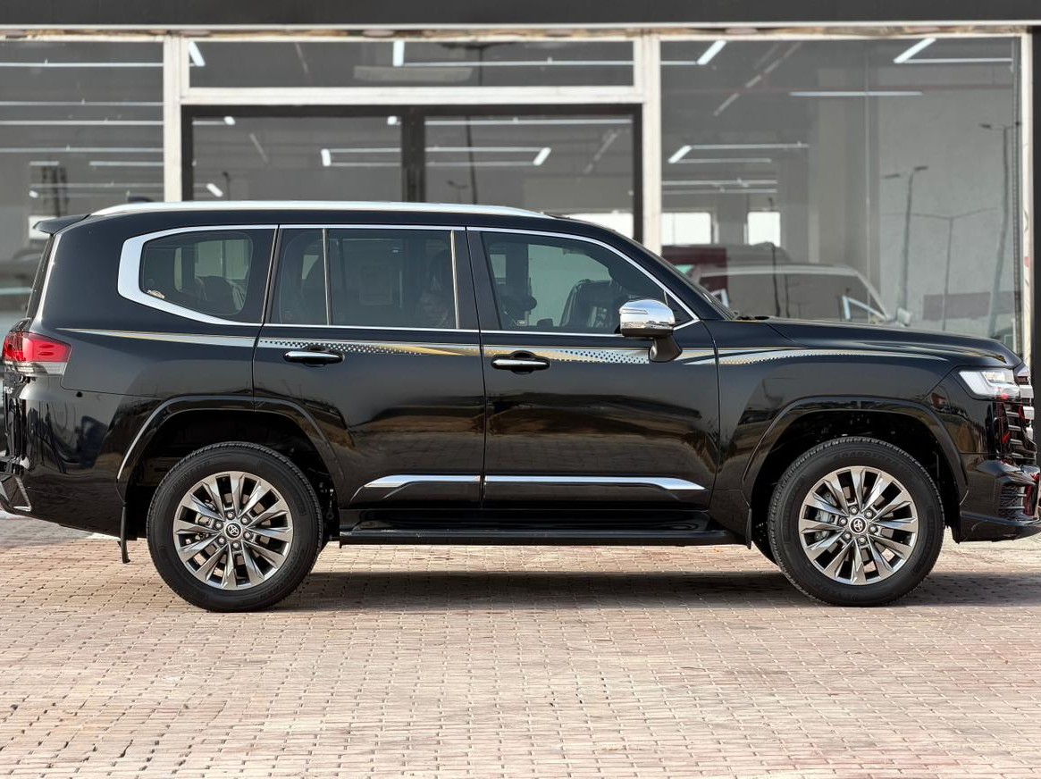 Toyota Land Cruiser VXR Twin Turbo 2025 - Image 3
