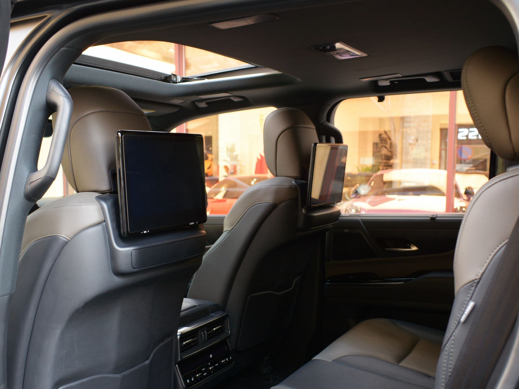 Lexus LX 600 OVERTRAIL 2025 - Image 3