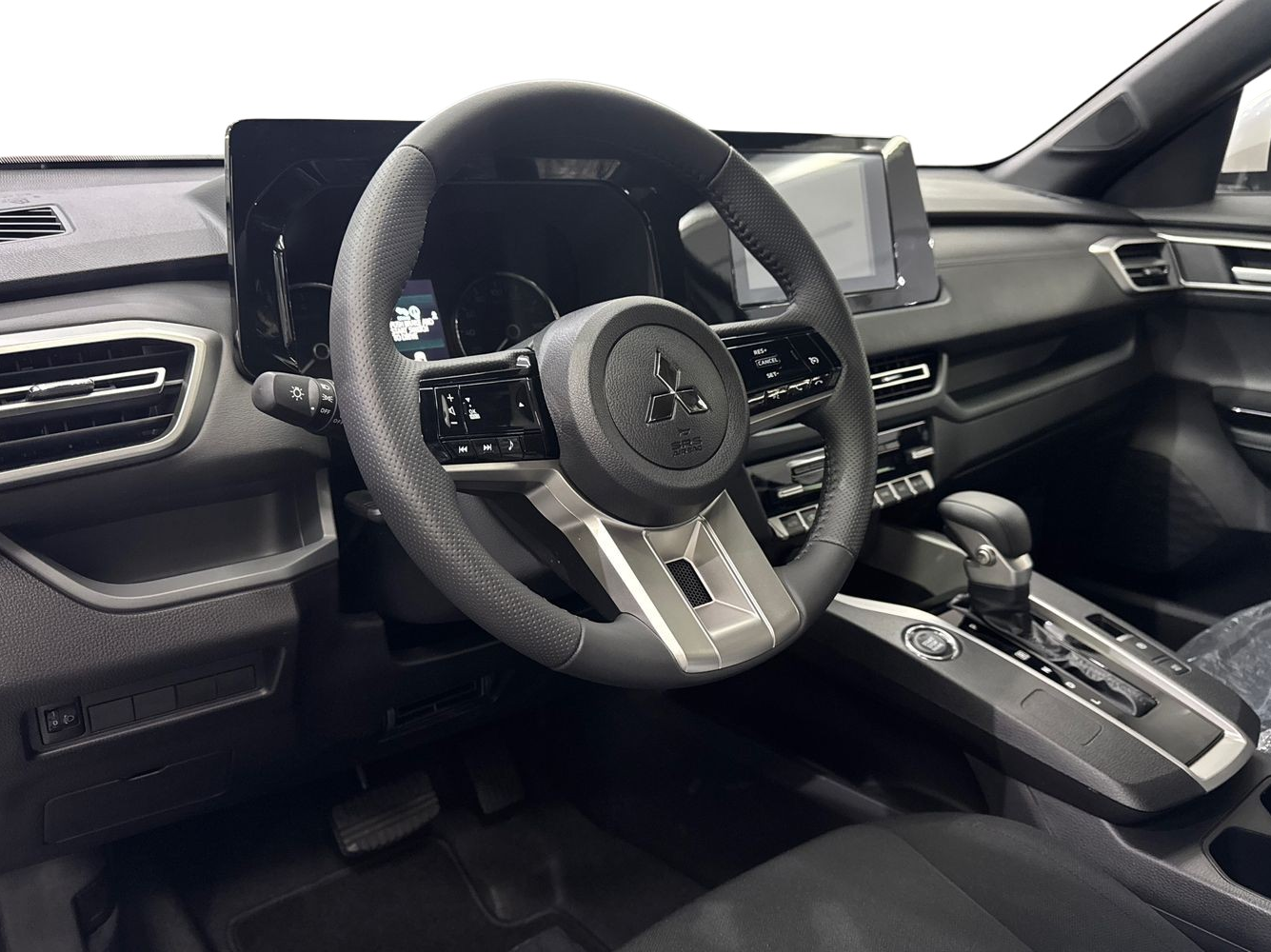 Mitsubishi xforce - Image 2