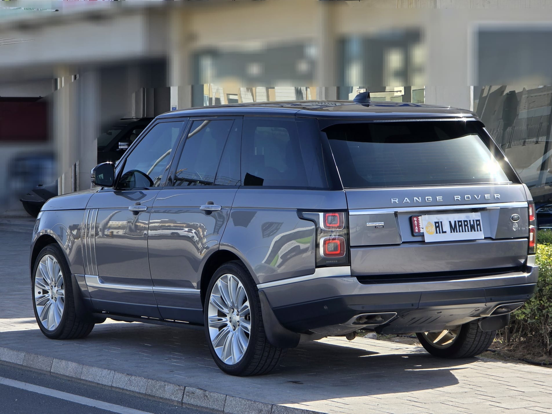 Land Rover Range Rover Vogue SuperCharged 2020 - Image 2