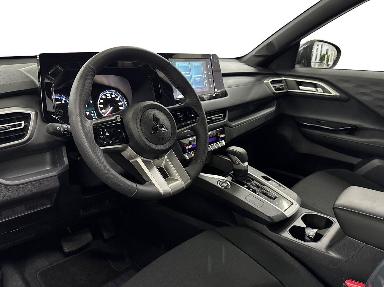 Mitsubishi xforce - Image 4