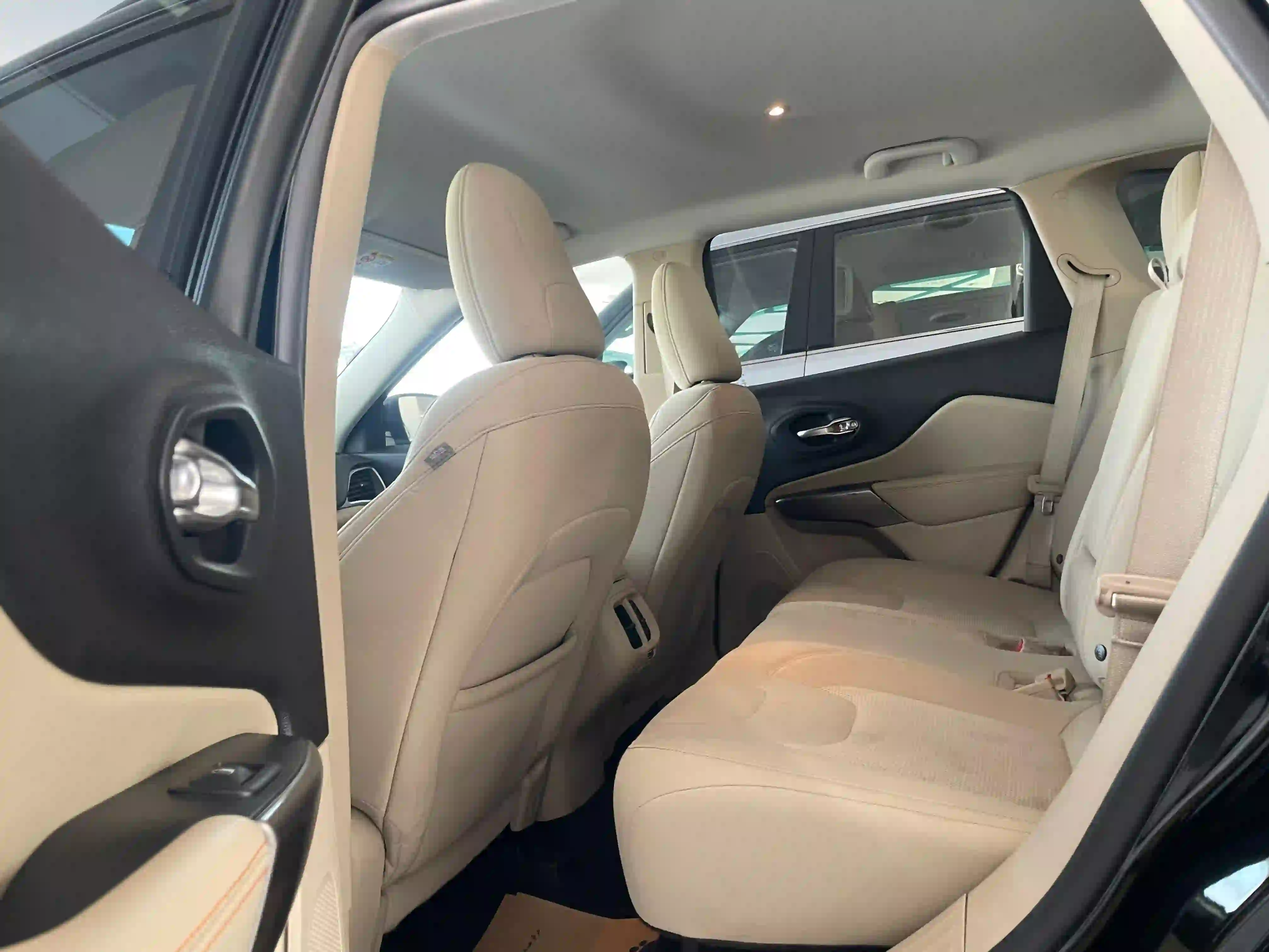 Jeep Cherokee Sport 2021 - Image 4