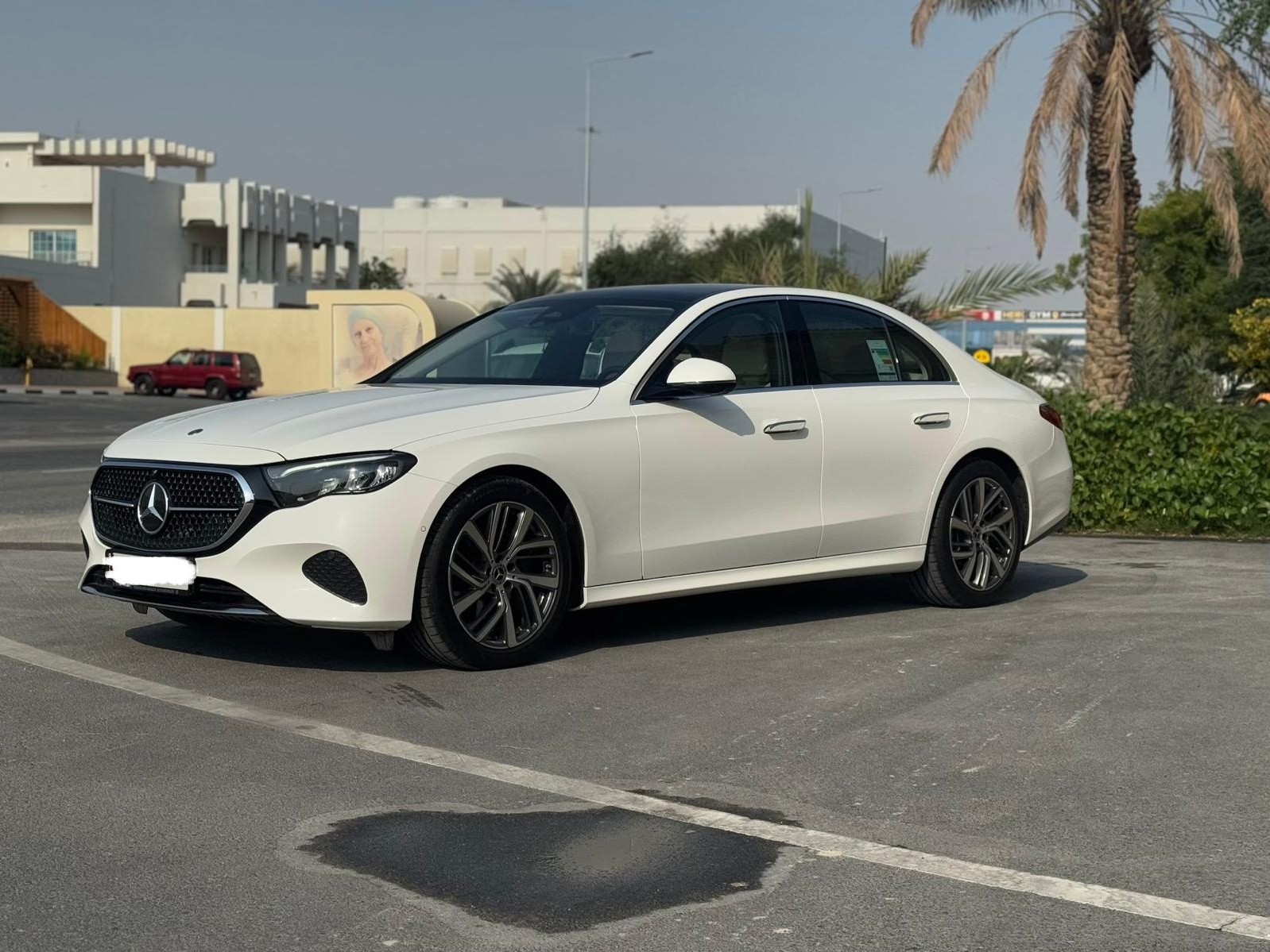Mercedes-Benz E-Class Sedan 200 2025