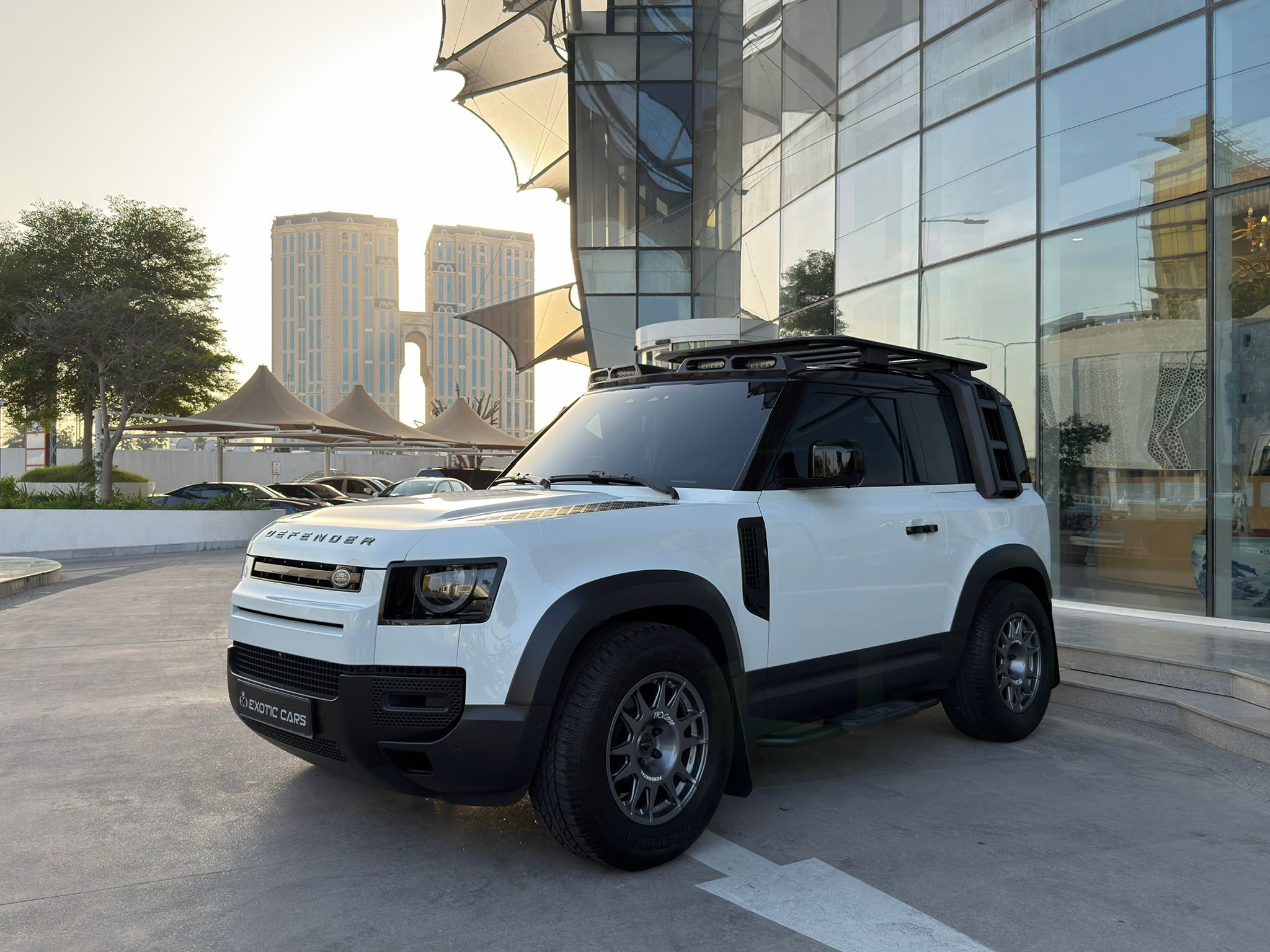 Land Rover Defender 90 SE 2024 - Image 3