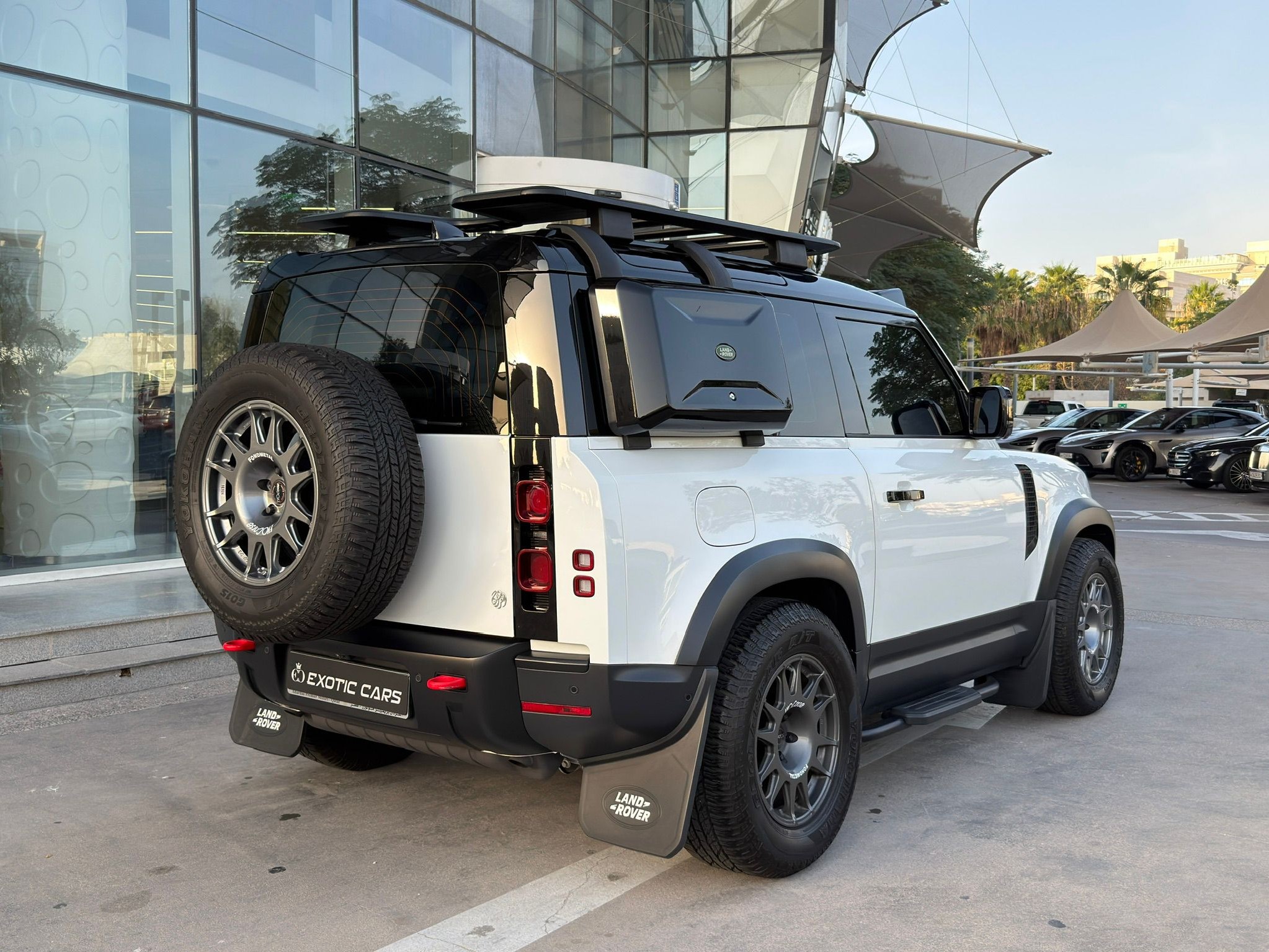 Land Rover Defender 90 SE 2024 - Image 4
