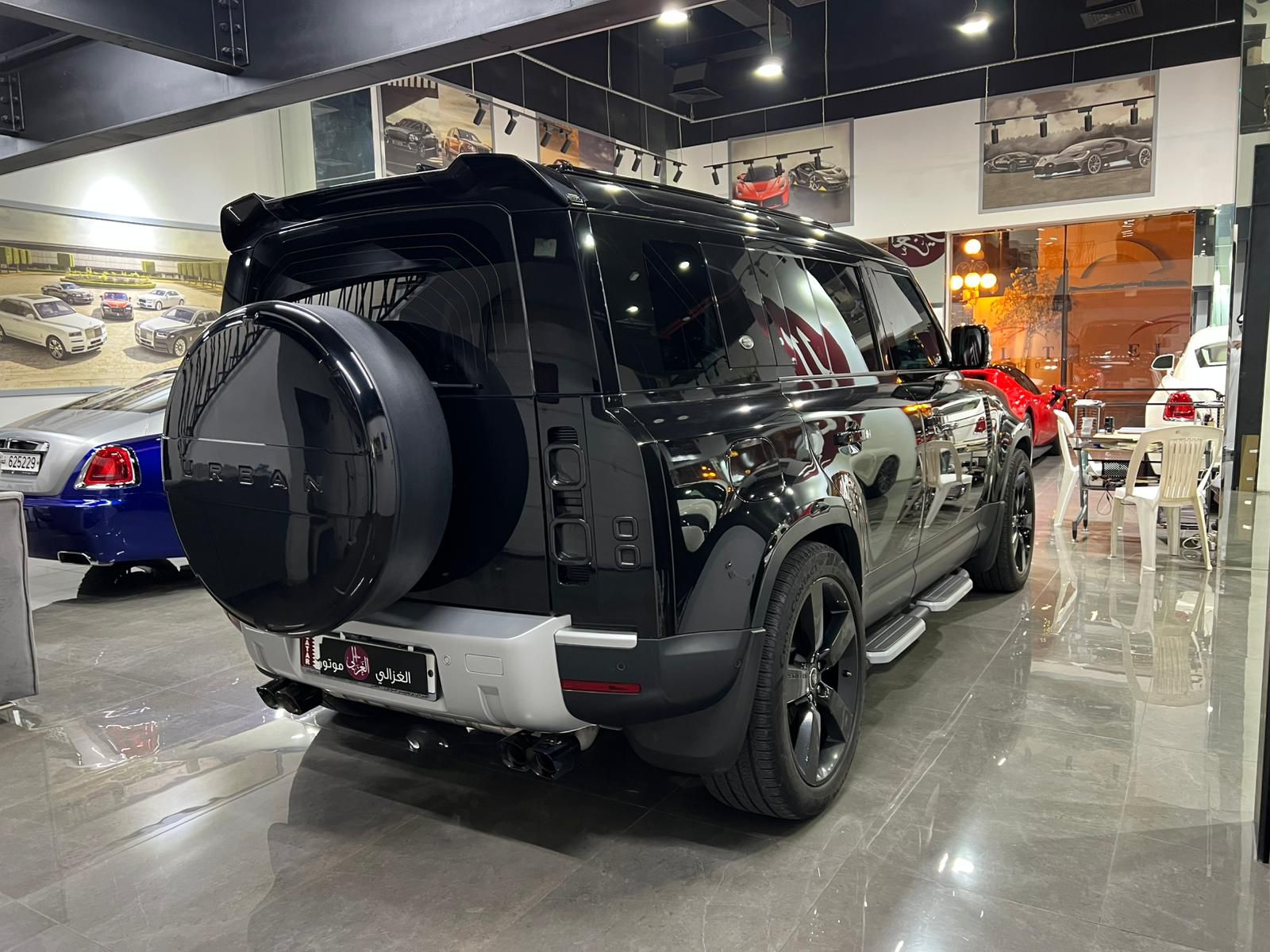 Land Rover Defender 110 HSE 2024 - Image 4
