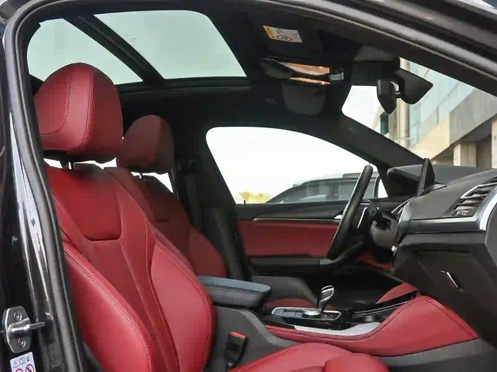 BMW X-Series X4 2025 - Image 4