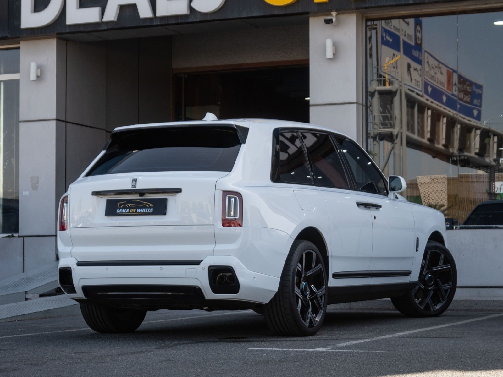 Rolls-Royce Cullinan Black Badge 2022 - Image 2