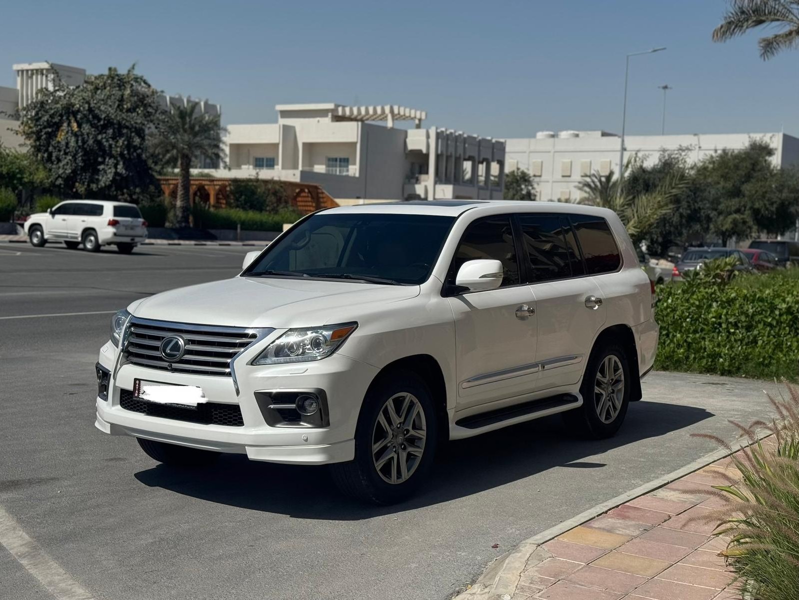 Lexus LX 570 S 2013