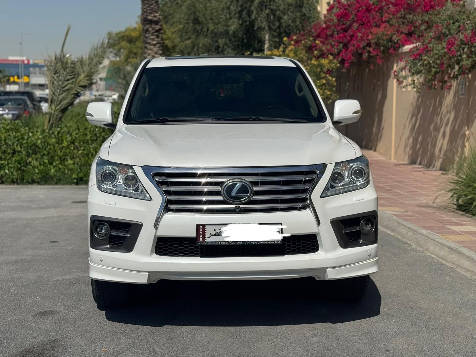 Lexus LX 570 S 2013 - Image 2