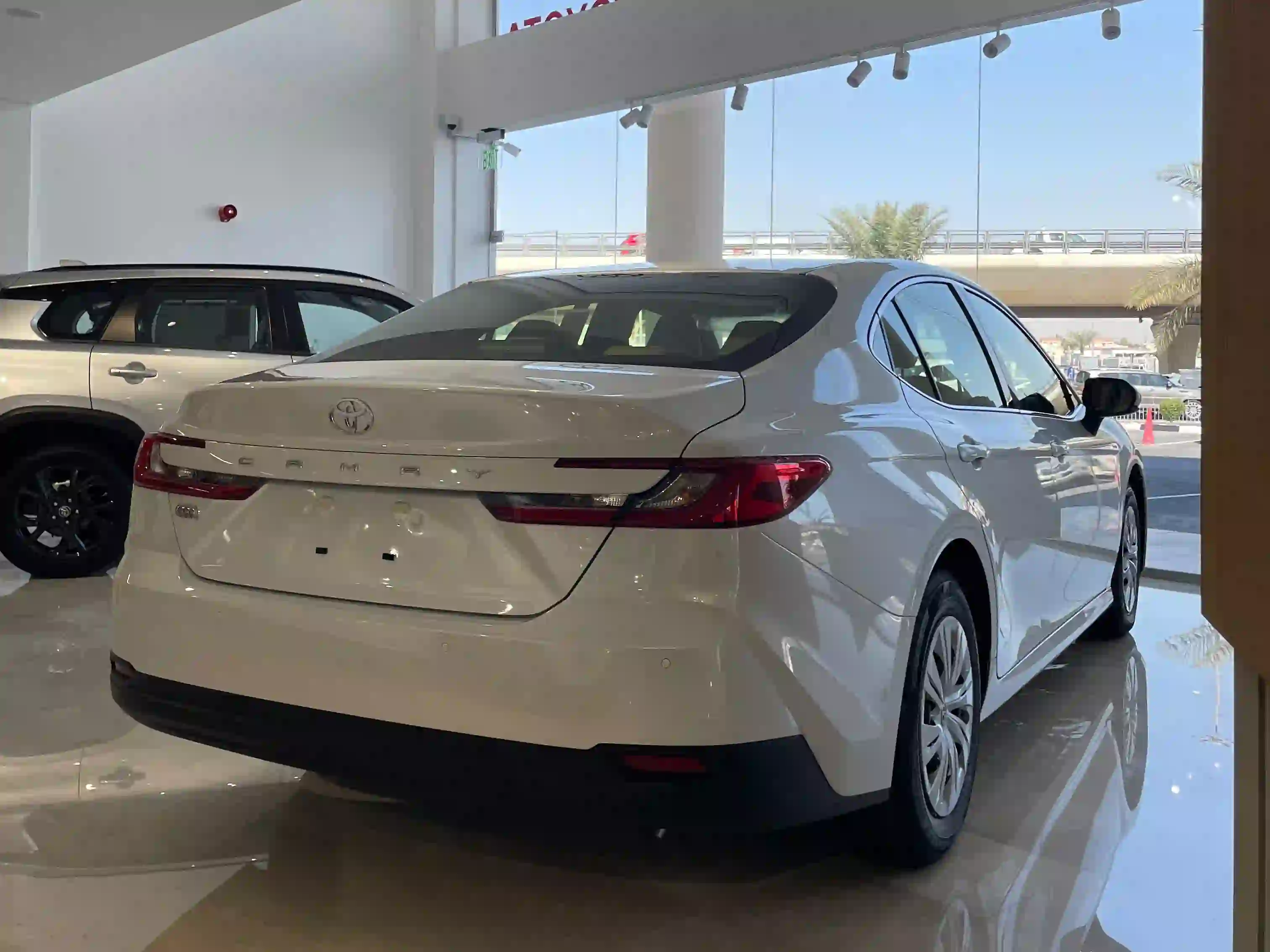 Toyota Camry LE 2026 - Image 3