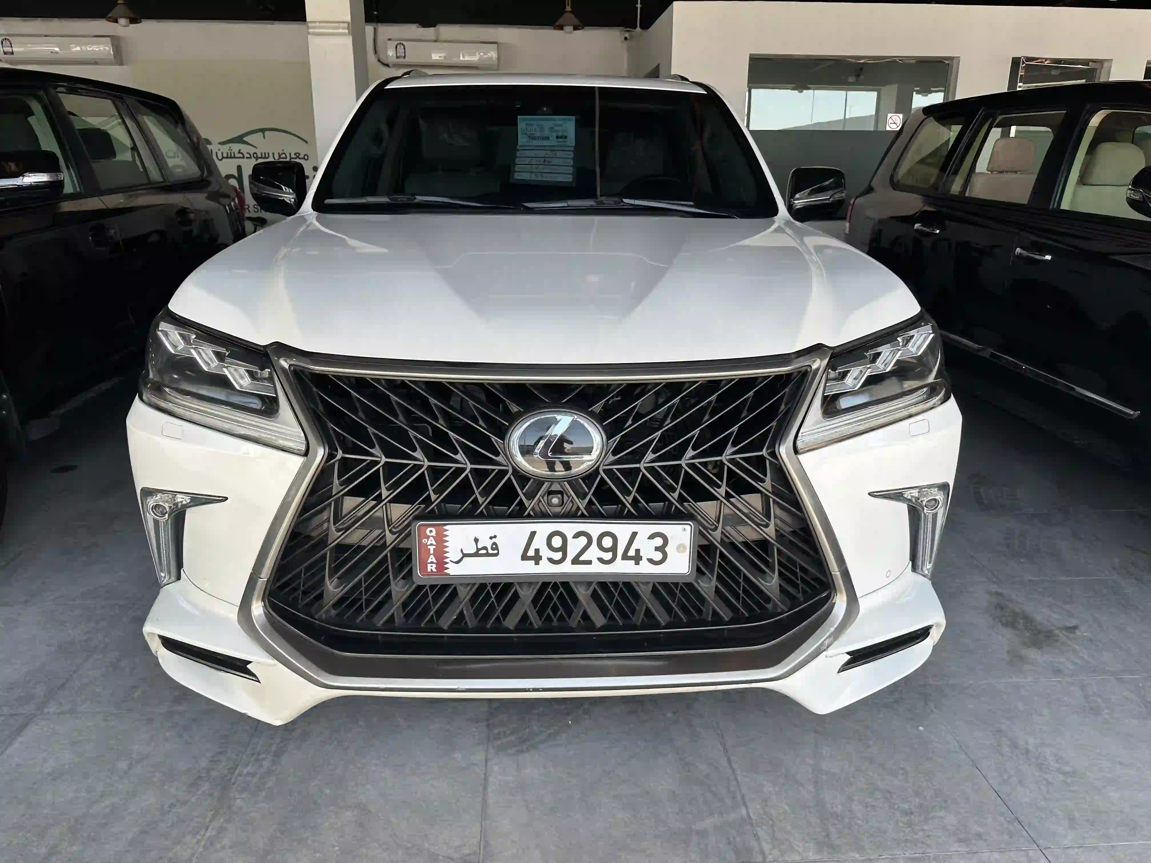 Lexus LX 570 S 2016 - Image 2