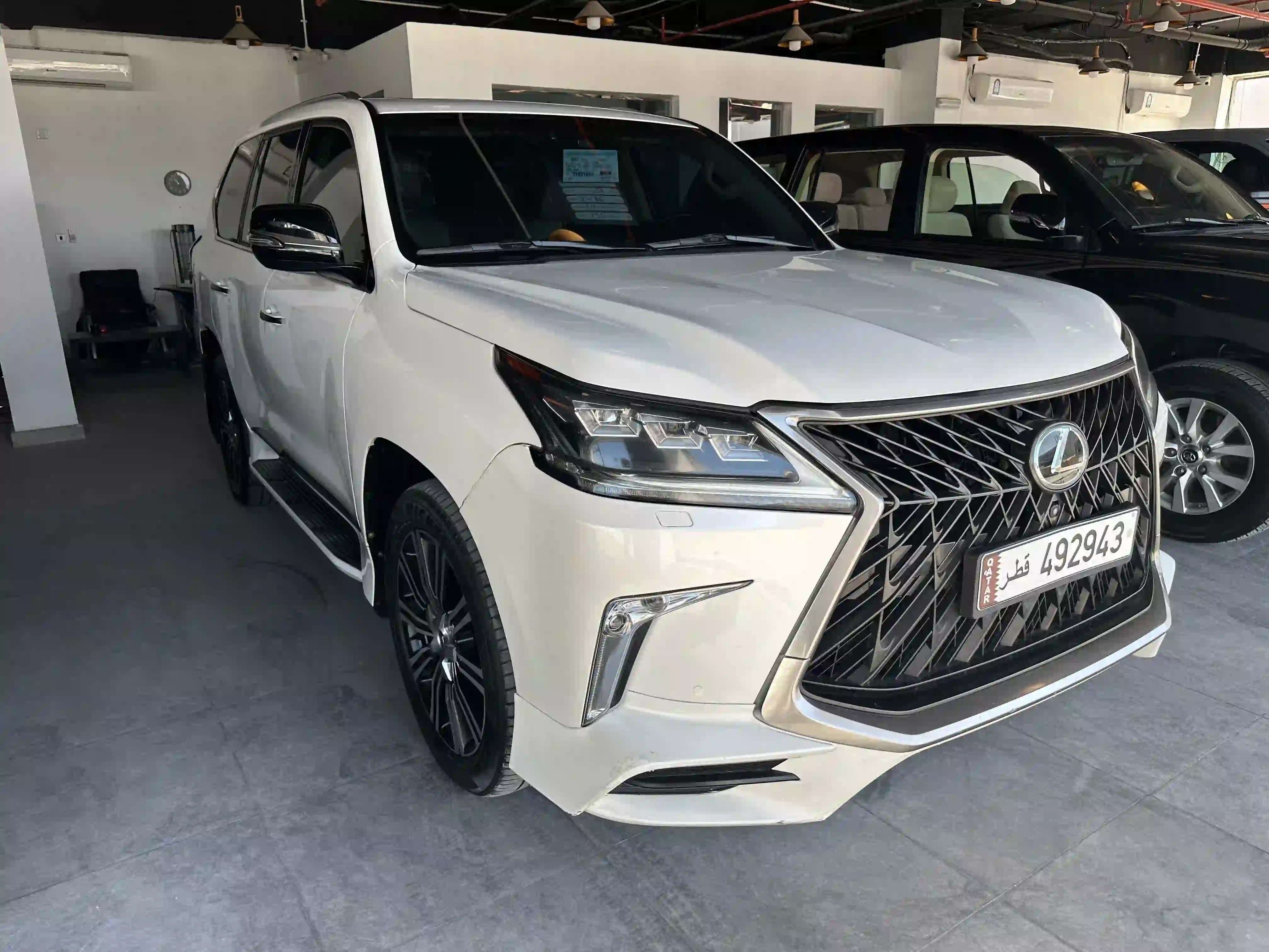 Lexus LX 570 S 2016 - Image 3
