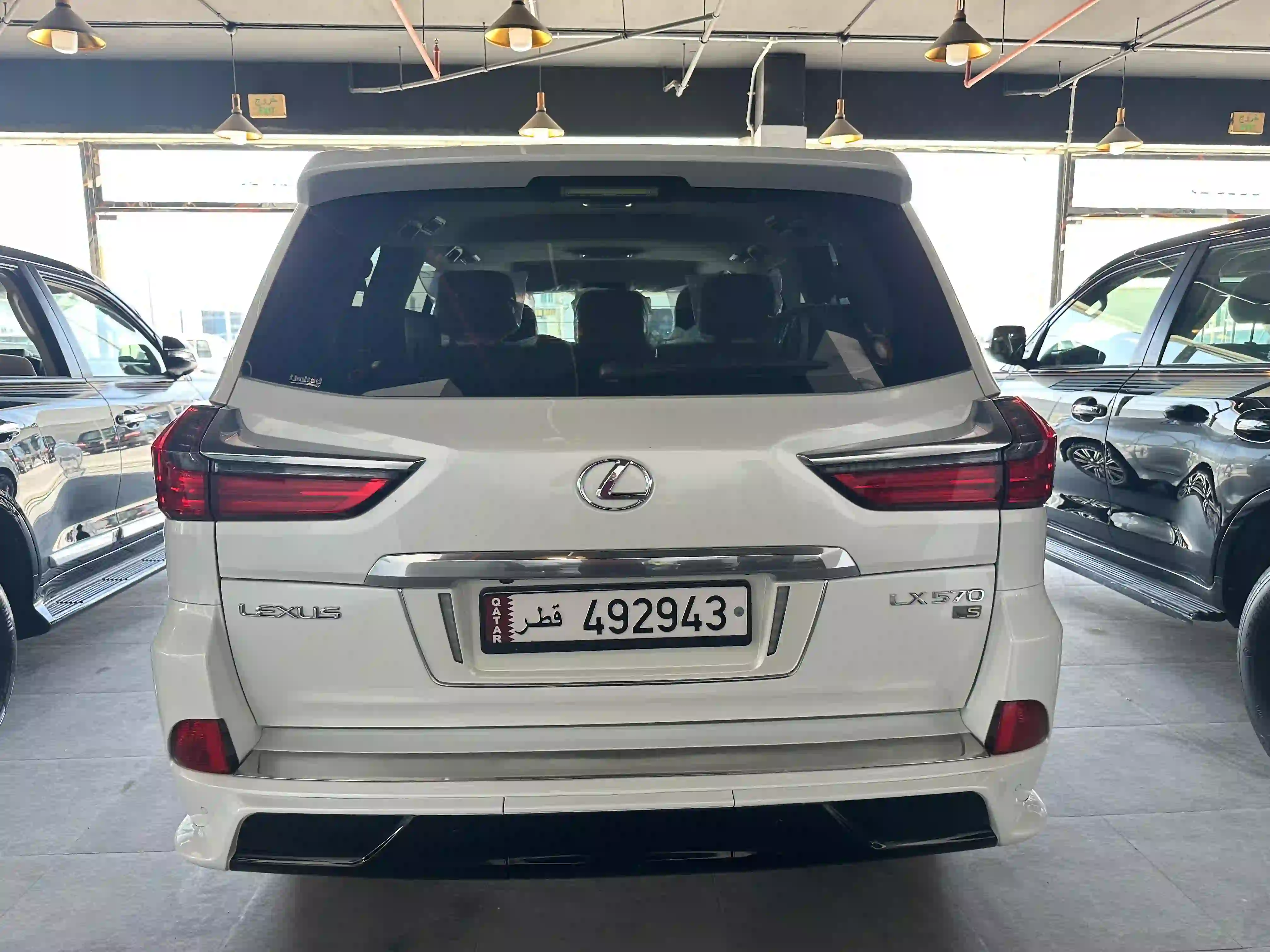 Lexus LX 570 S 2016 - Image 4