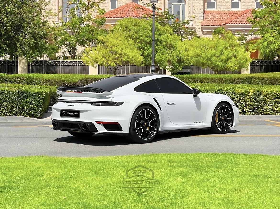 Porsche 911 Turbo S - Image 2