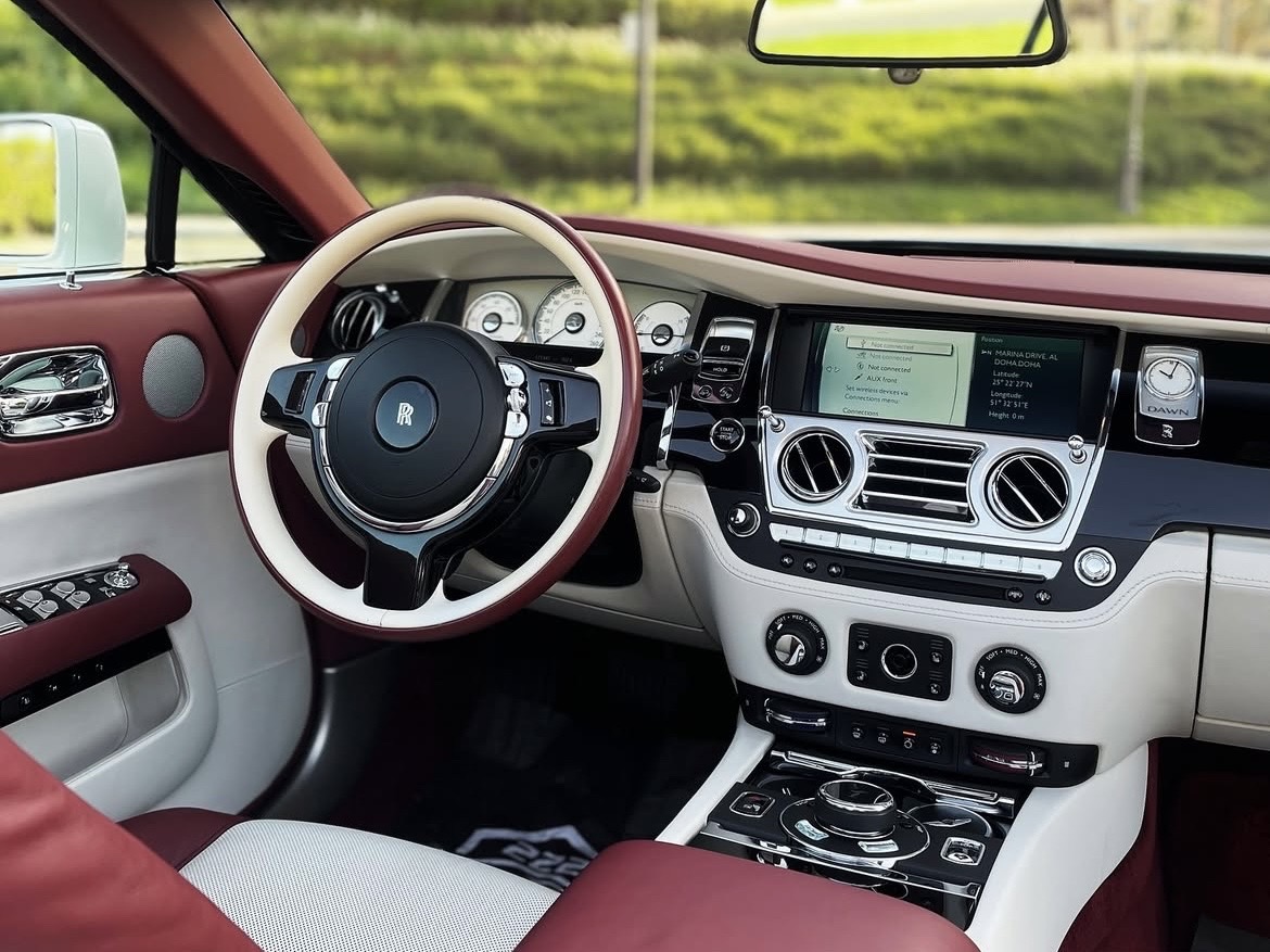 Rolls-Royce Dawn - Image 3