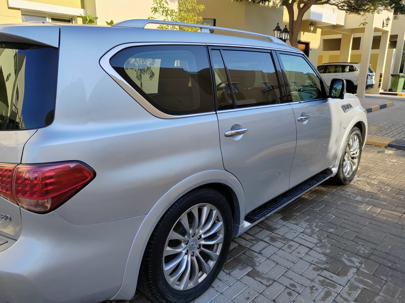 Infiniti QX 80 2015 - Image 4