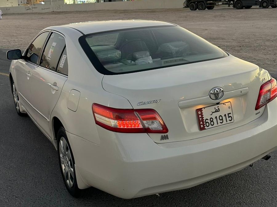 Toyota Camry 2011 - Image 2