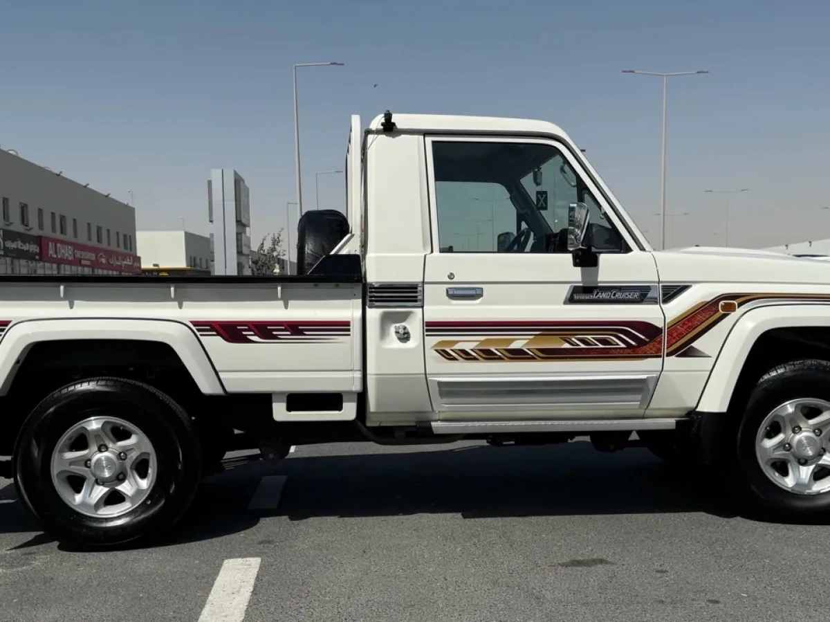 Toyota LX  2022