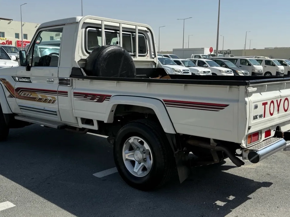 Toyota LX  2022 - Image 3