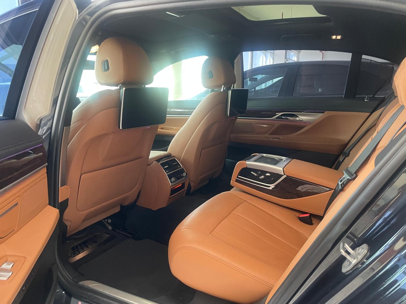 BMW 7-Series 730 Li 2018 - Image 3