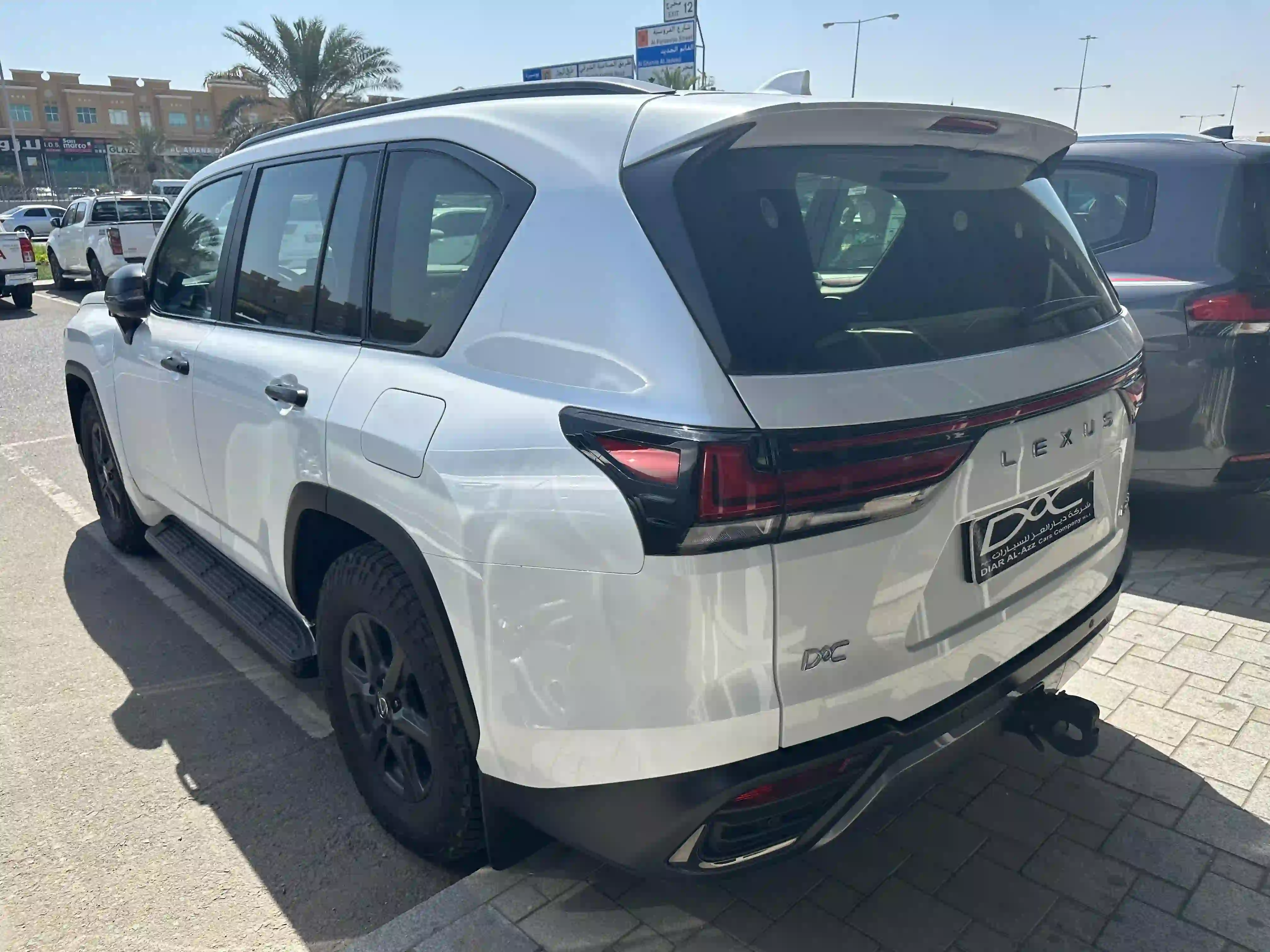 Lexus LX 600 OVERTRAIL 2025 - Image 4