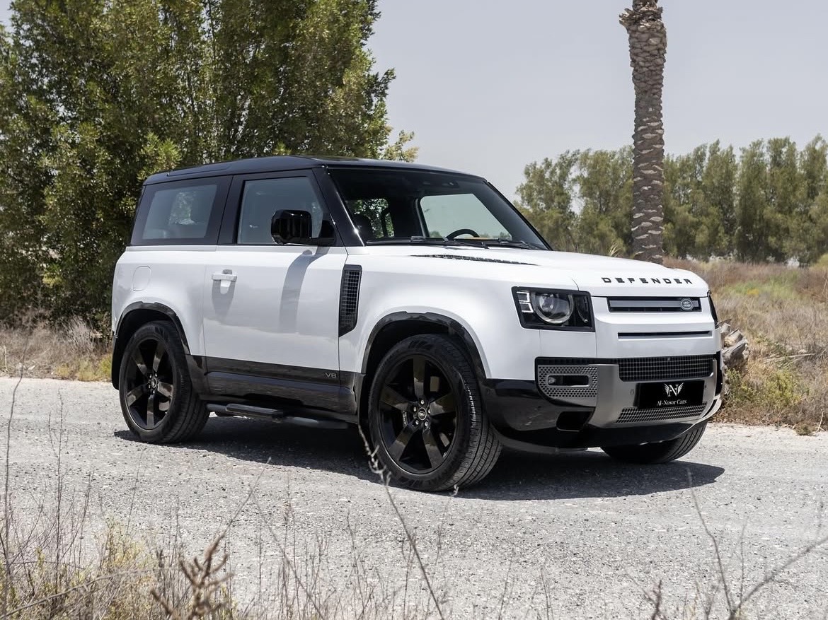لاند روفر Defender - Image 1