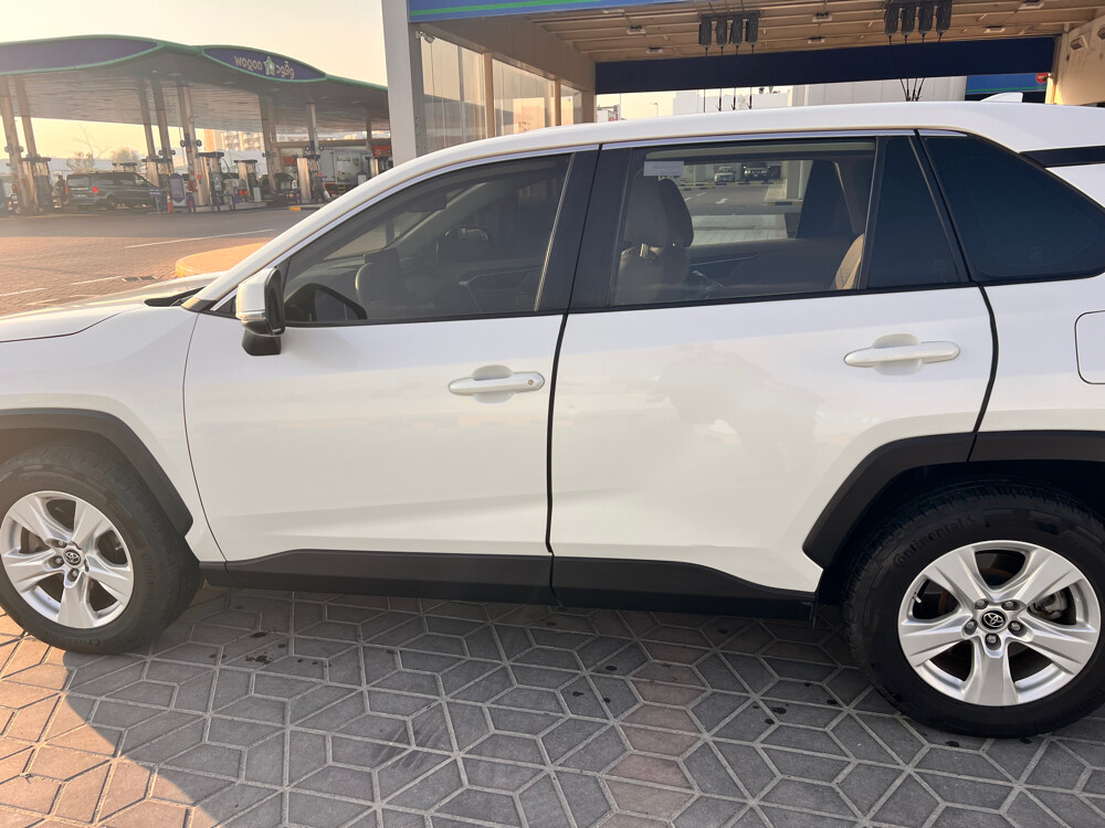 Toyota RAV4 2019 - Image 2