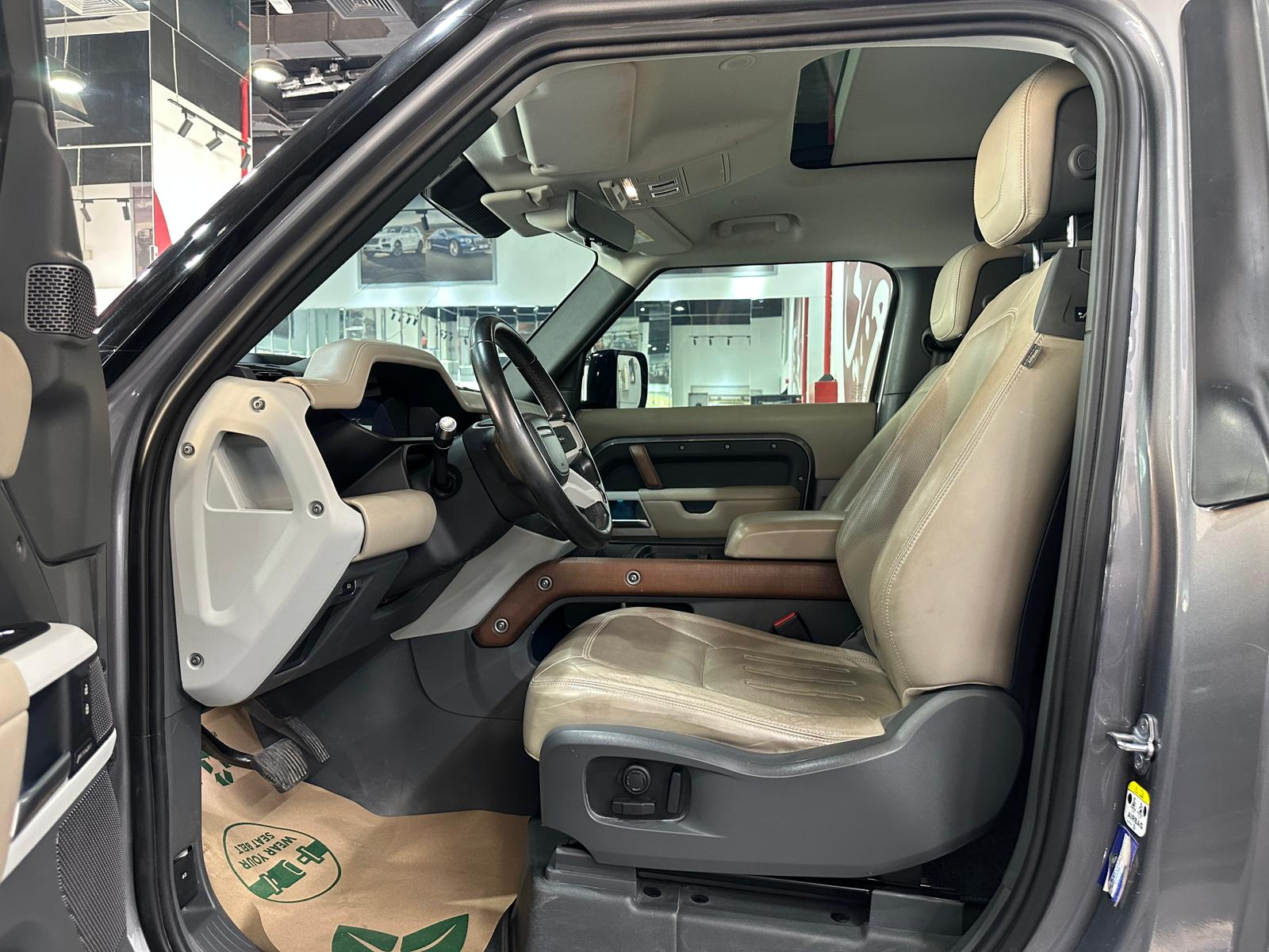 Land Rover Defender 90 2021 - Image 2