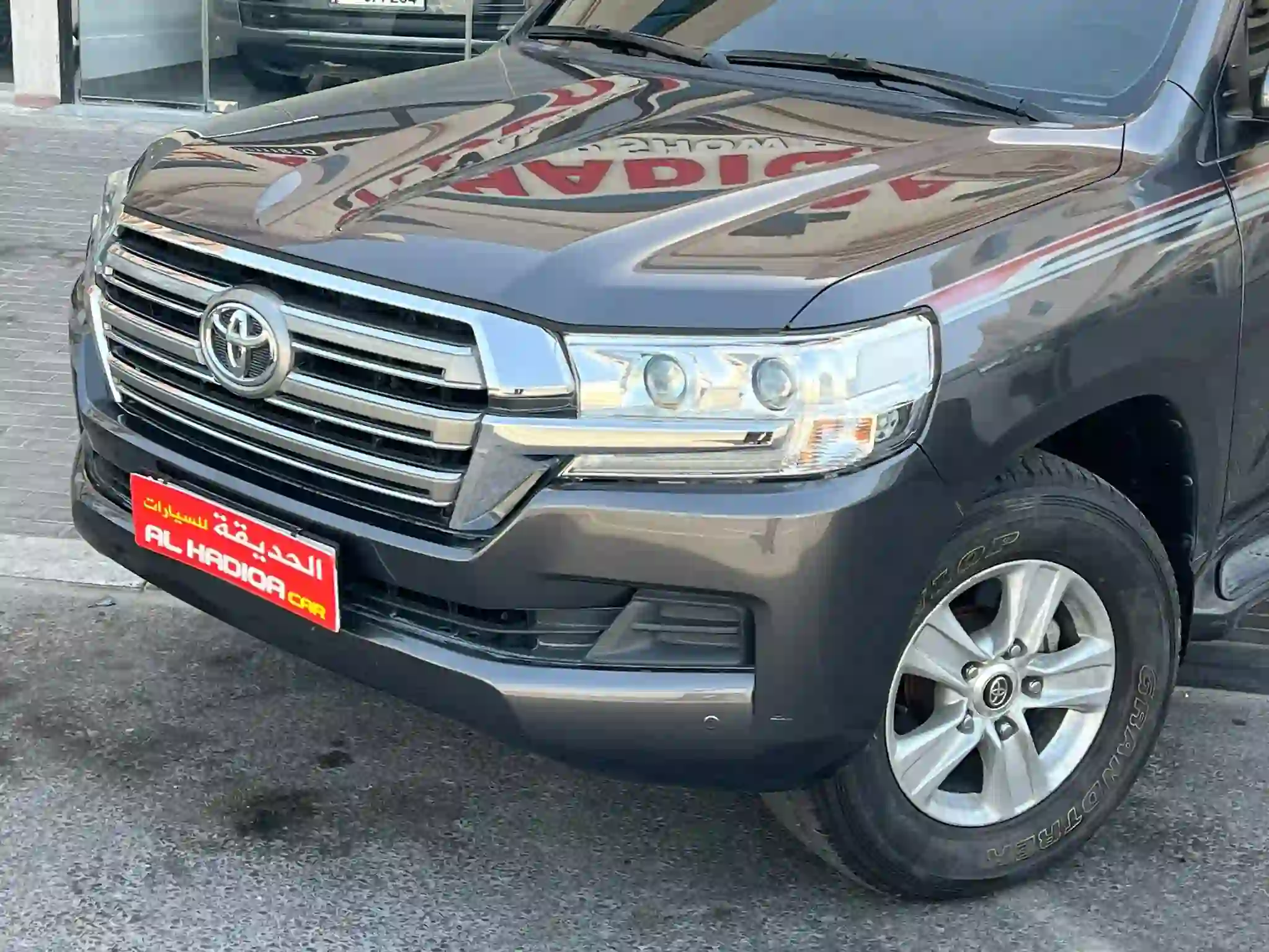 Toyota Land Cruiser GXR v6 2020 - Image 2