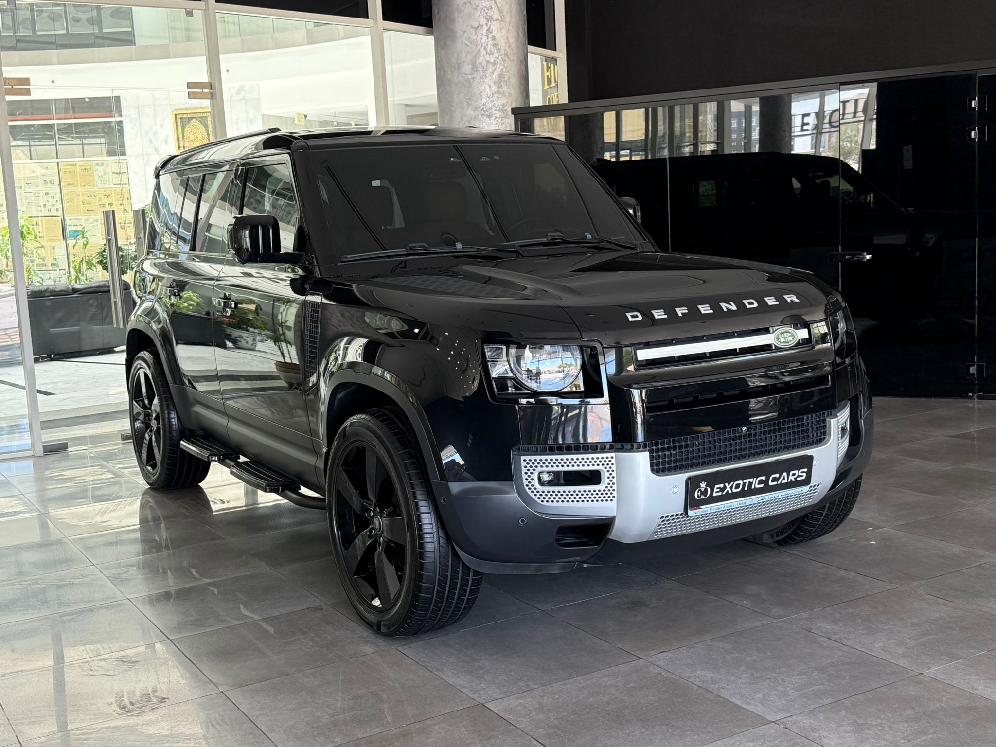 لاند روفر Defender - Image 2