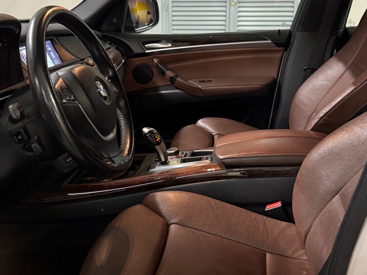 BMW X-Series X5 M50i 2012 - Image 4