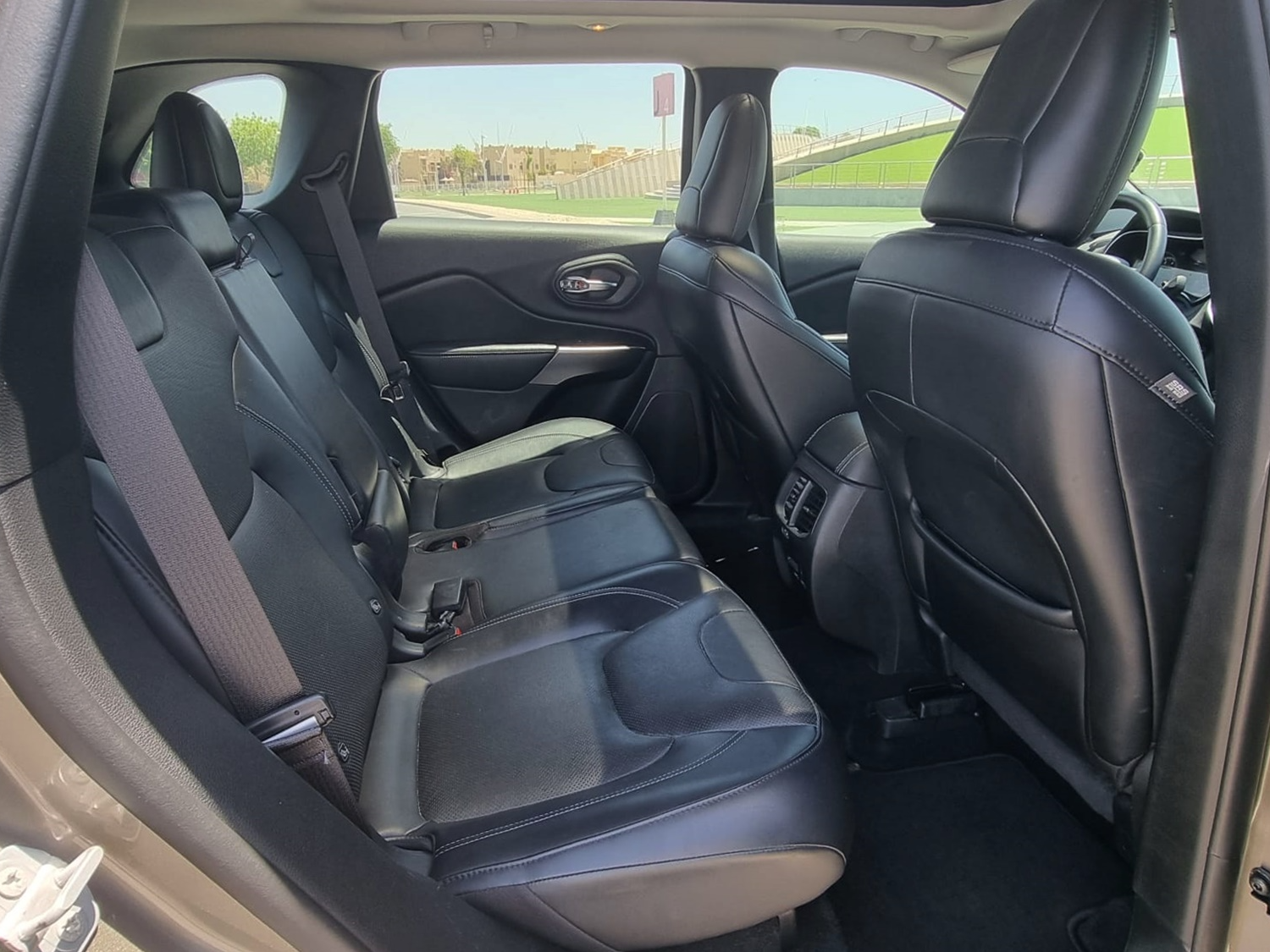 Jeep Cherokee Limited  - Image 2