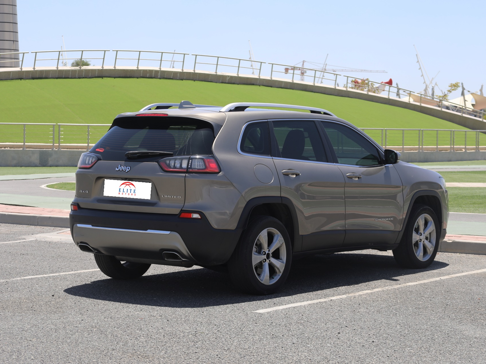 Jeep Cherokee Limited  - Image 3