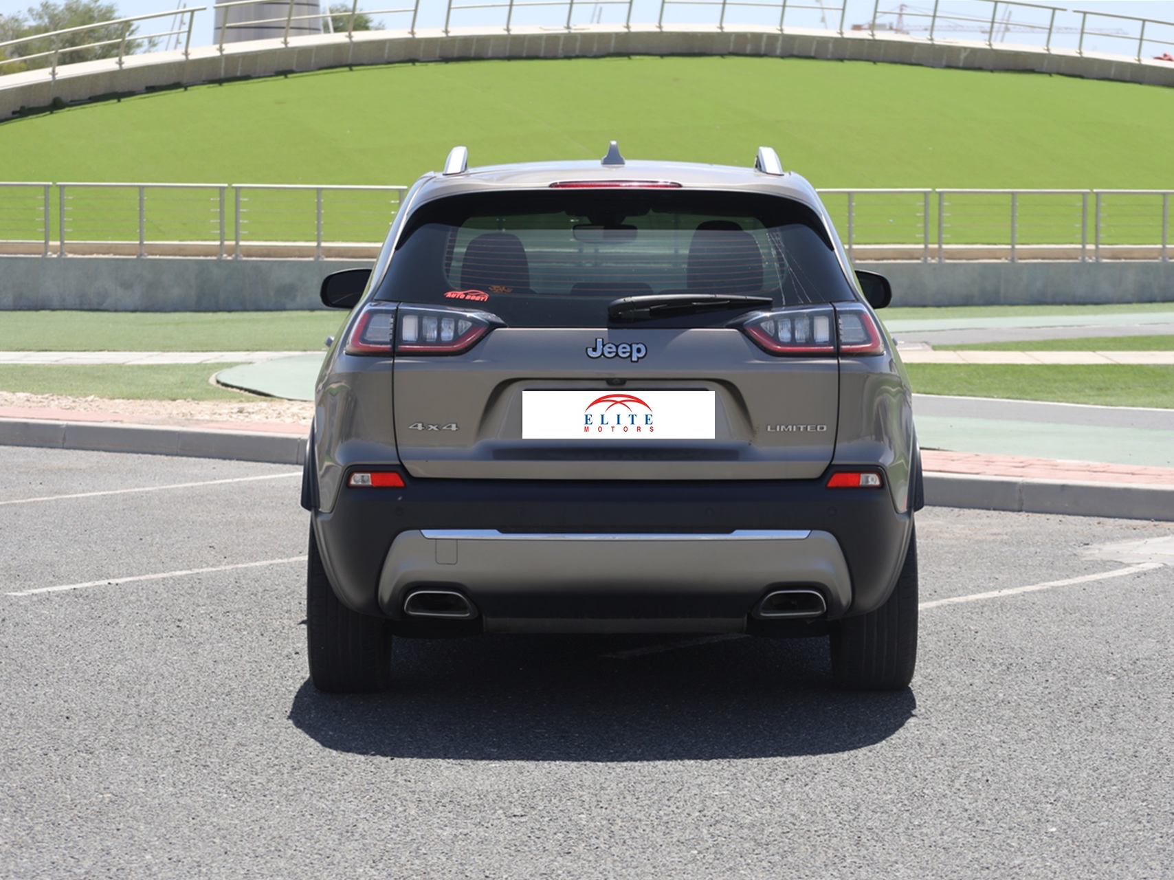 Jeep Cherokee Limited — photo 12 for sale in Qatar