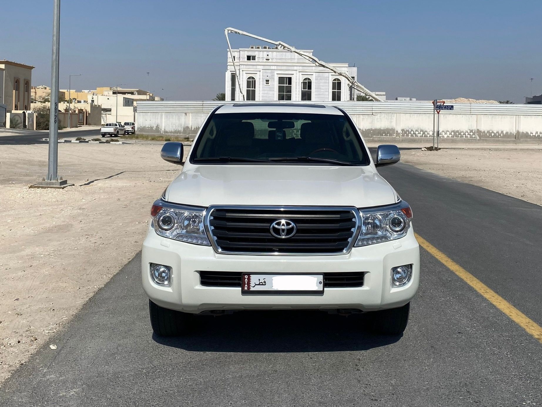 Toyota Land Cruiser GXR v8 2012 - Image 2