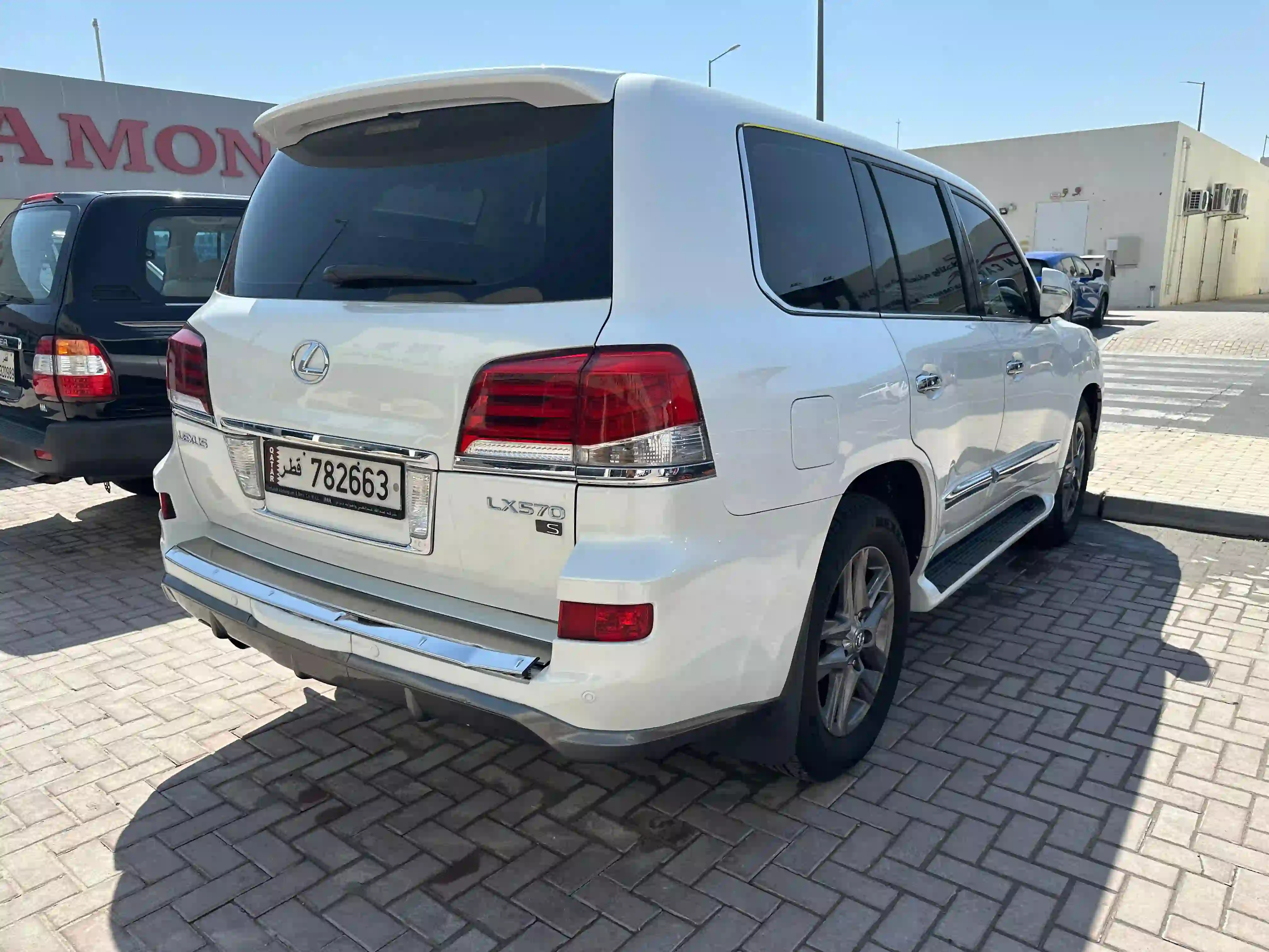 Lexus LX 570 S 2013 - Image 4