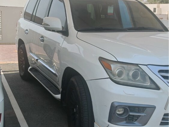 Lexus LX 570 2010 - Image 2